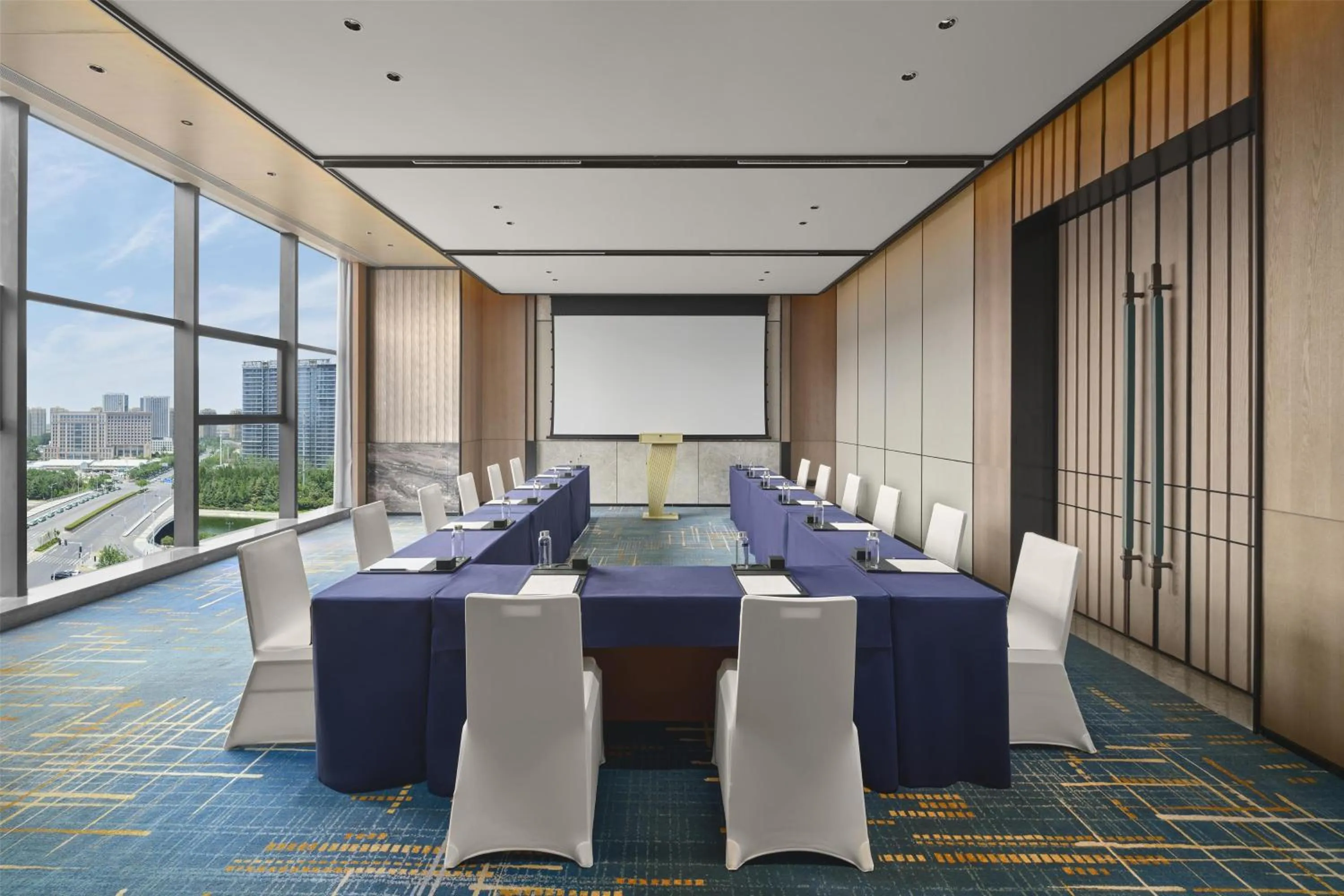 Meeting/conference room in Doubletree By Hilton Zhengzhou East