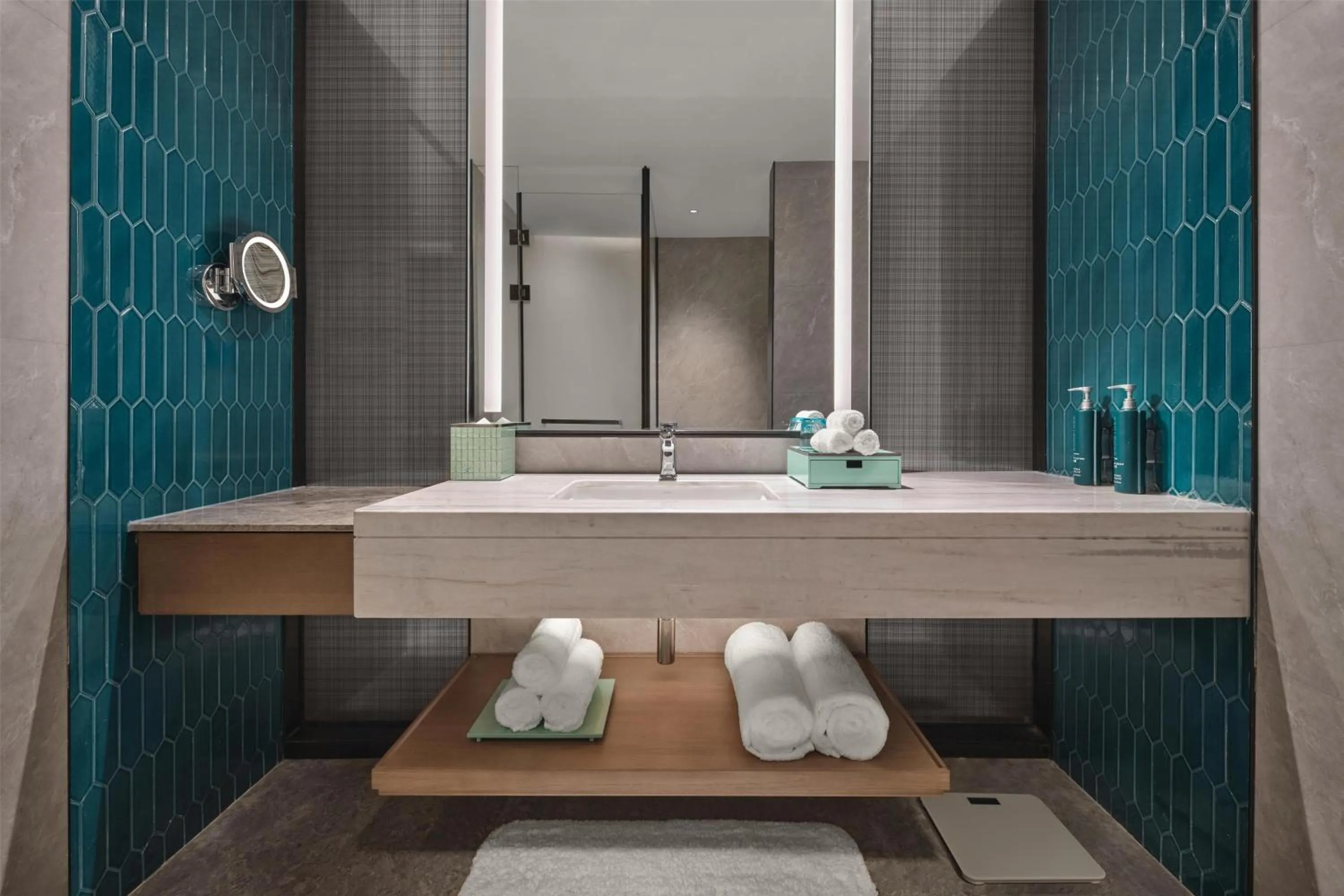 Bathroom in Doubletree By Hilton Zhengzhou East