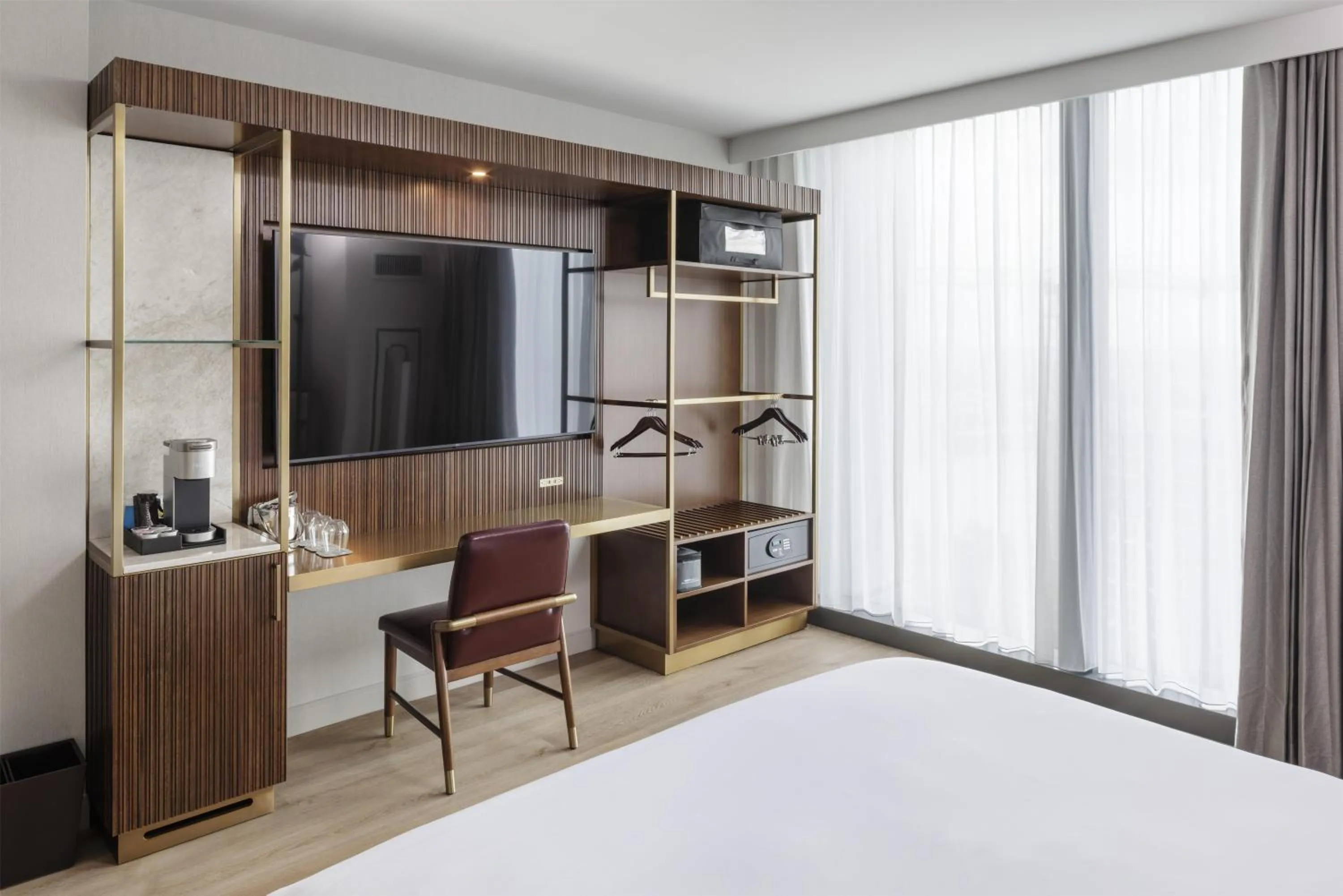 Bedroom, Bed in Hilton Arlington Rosslyn The Key