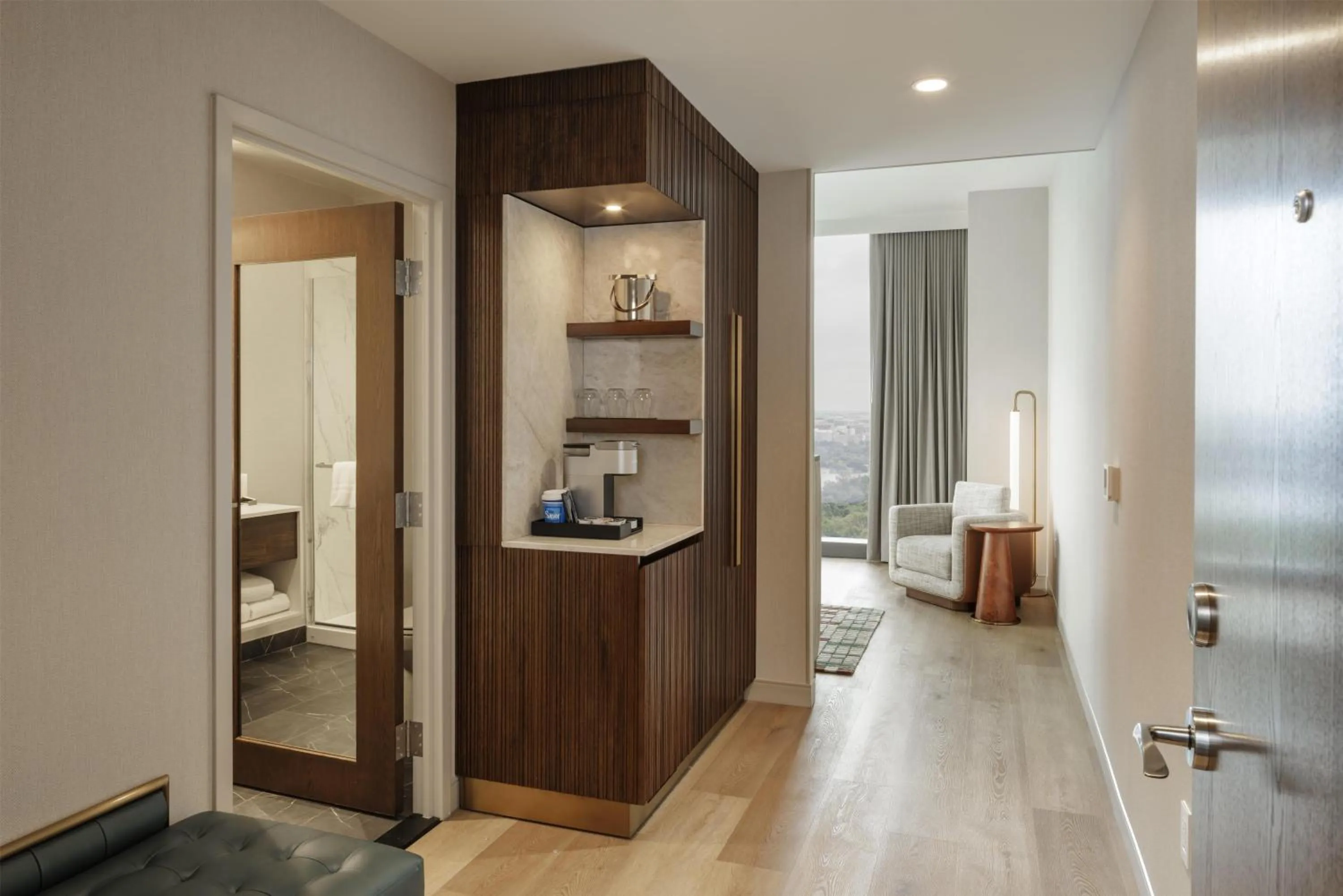 Living room in Hilton Arlington Rosslyn The Key