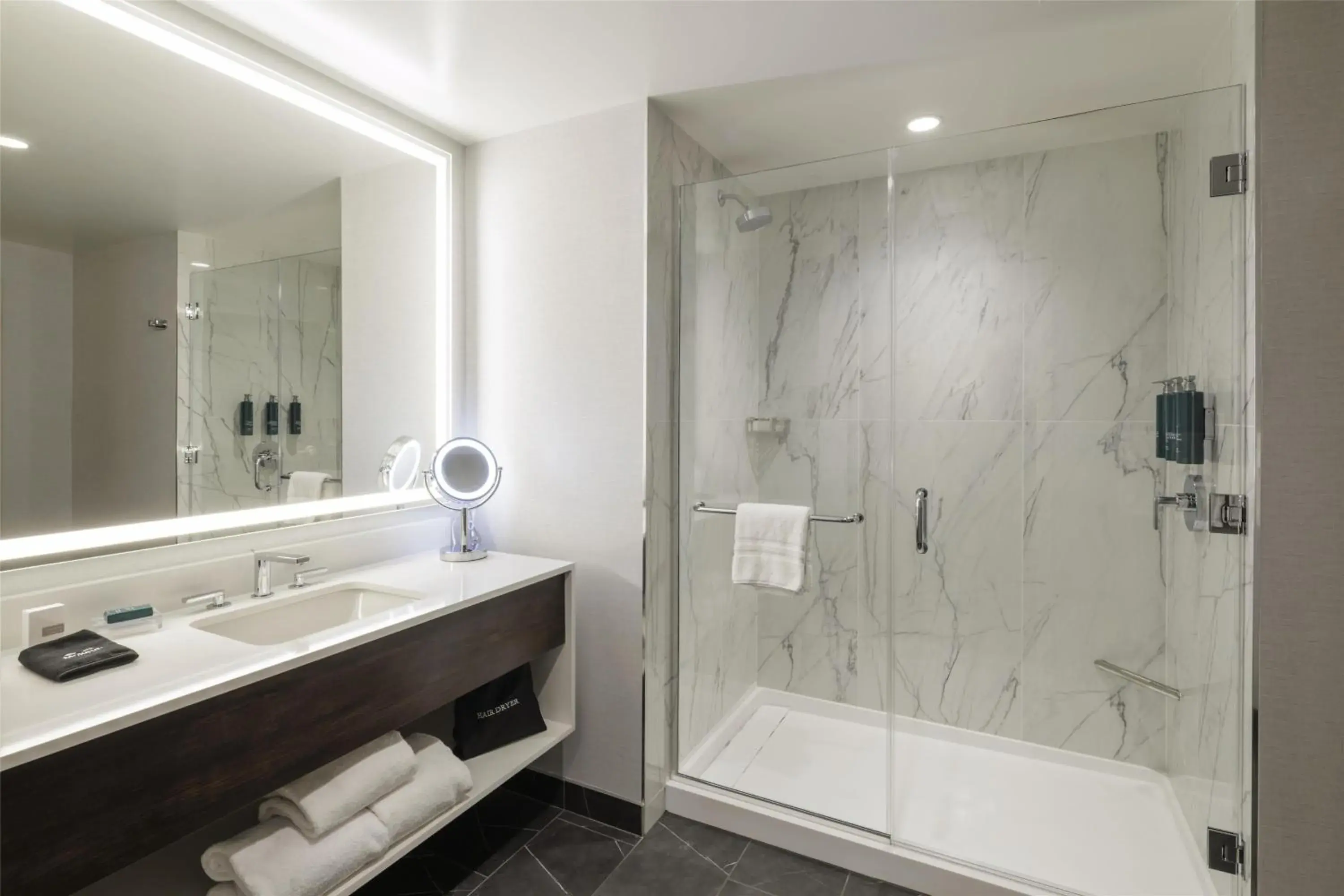 Bathroom in Hilton Arlington Rosslyn The Key Bathroom in Hilton Arlington Rosslyn The Key