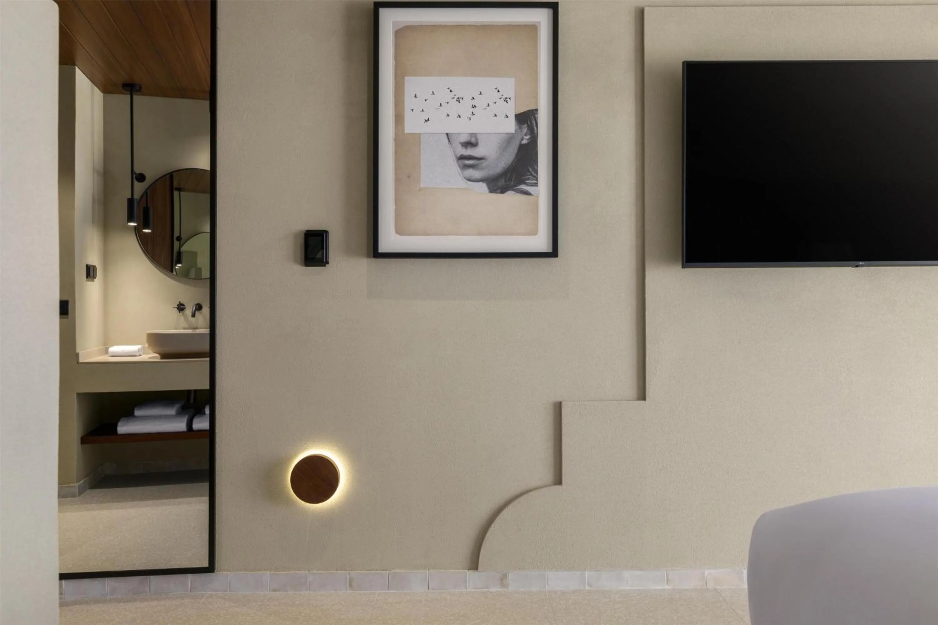 Decorative detail in Amarello Hotel Praia Santo André, Tapestry Collection by Hilton