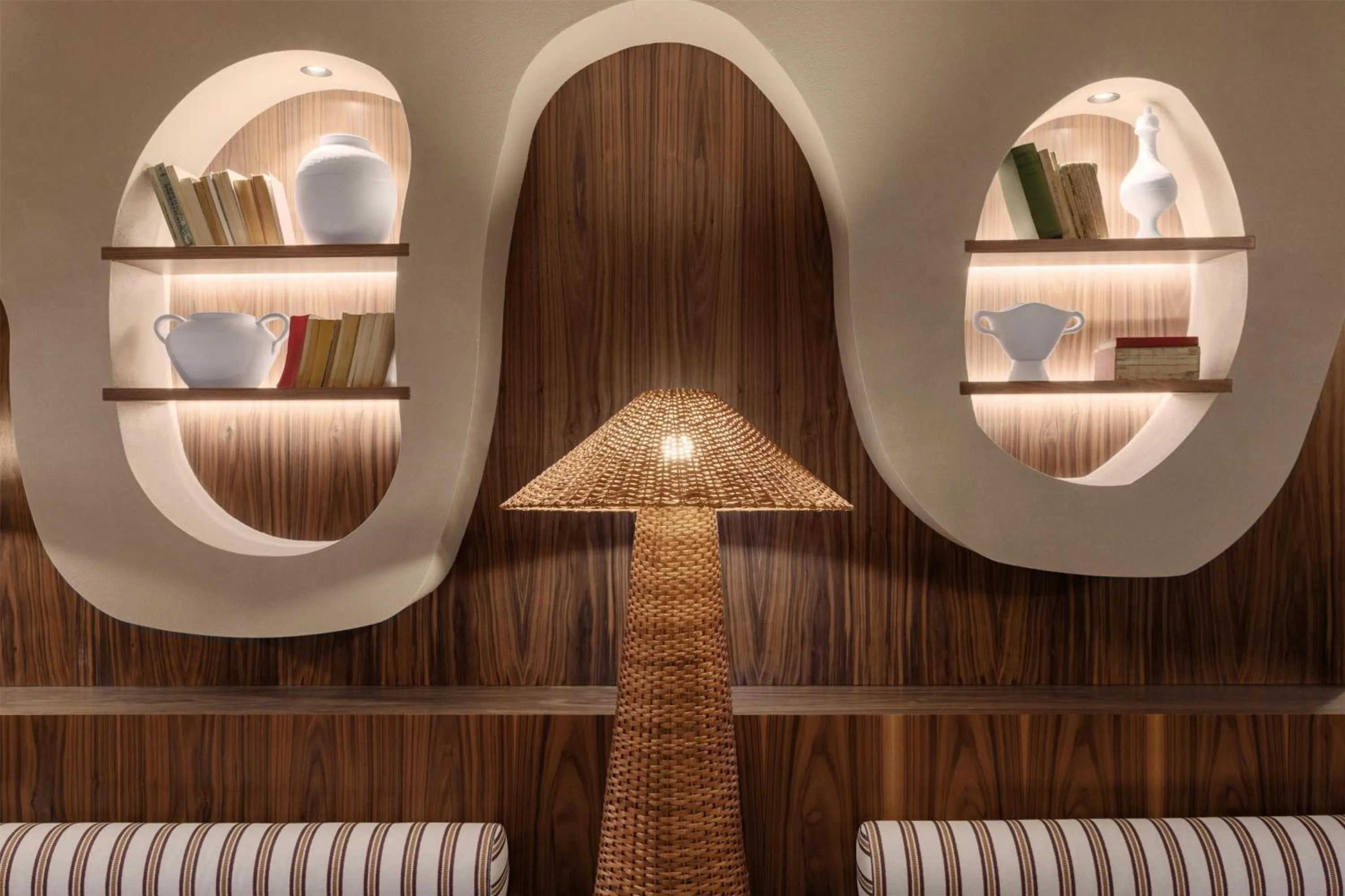 Lobby or reception in Amarello Hotel Praia Santo André, Tapestry Collection by Hilton