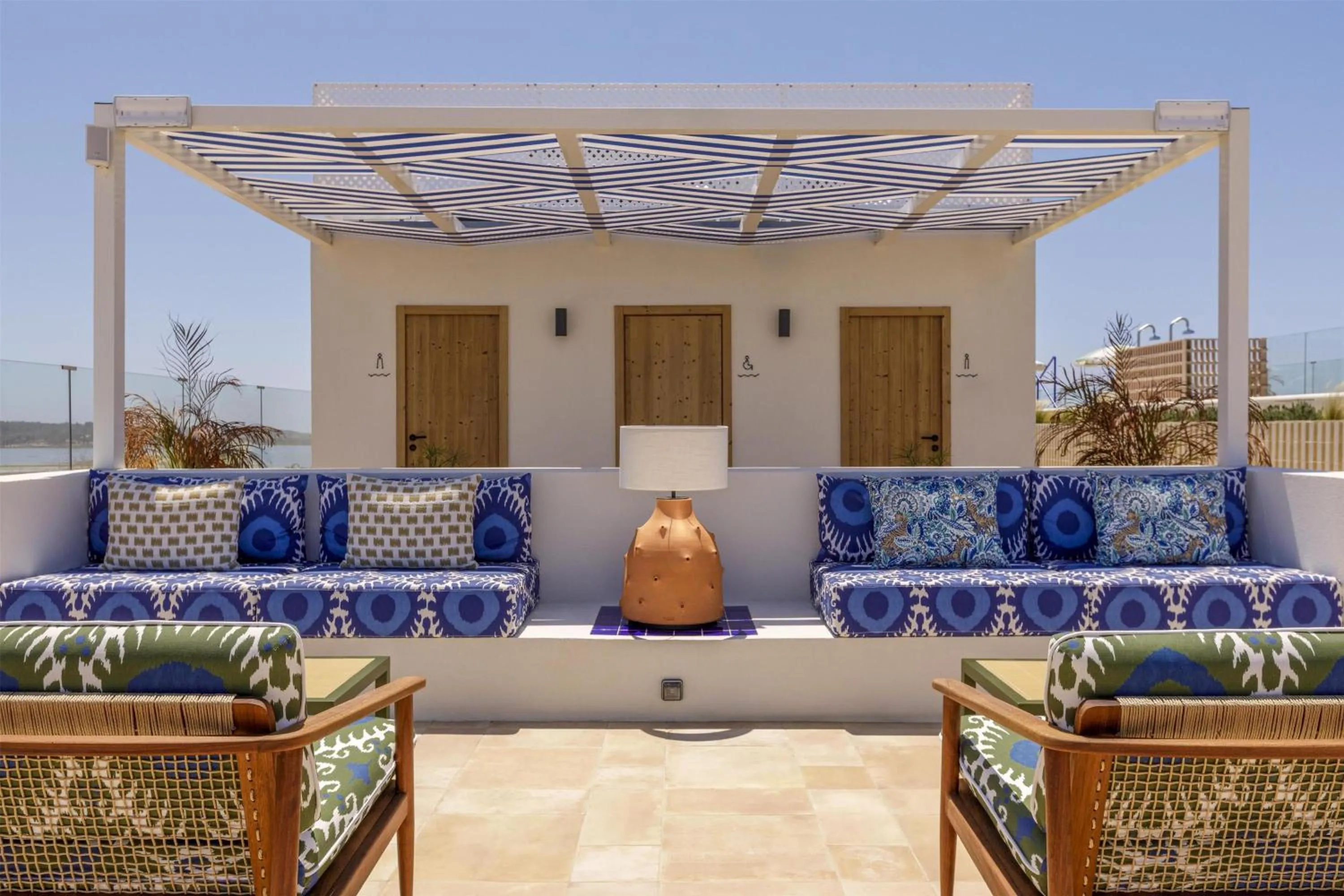 Patio in Amarello Hotel Praia Santo André, Tapestry Collection by Hilton