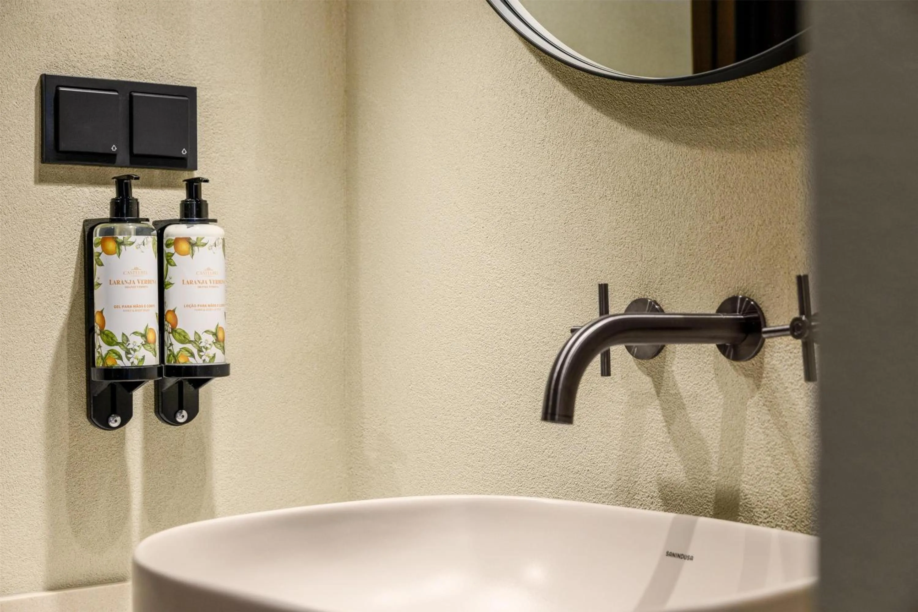 Bathroom in Amarello Hotel Praia Santo André, Tapestry Collection by Hilton