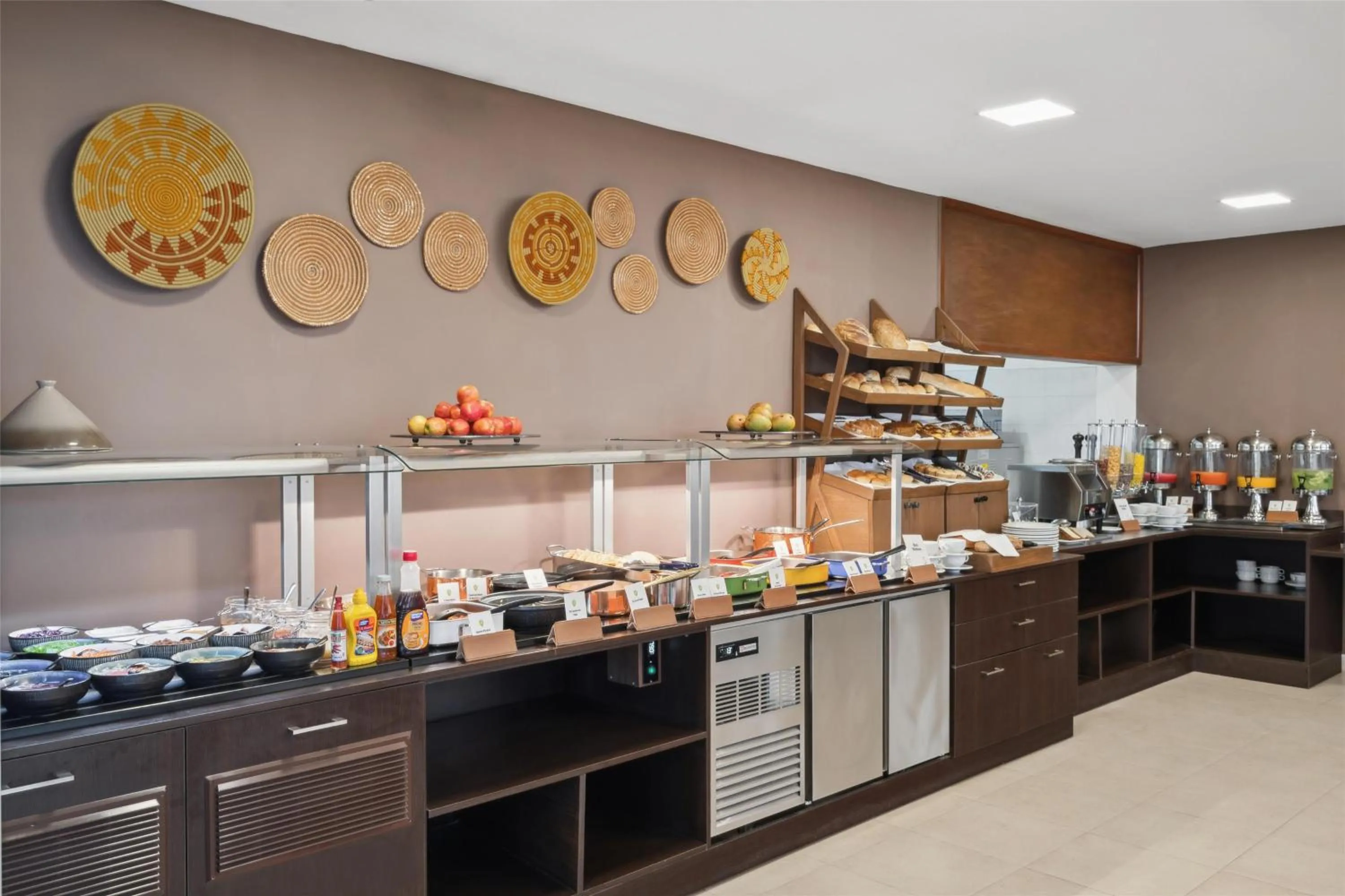 Restaurant/places to eat in Doubletree By Hilton Addis Ababa Airport