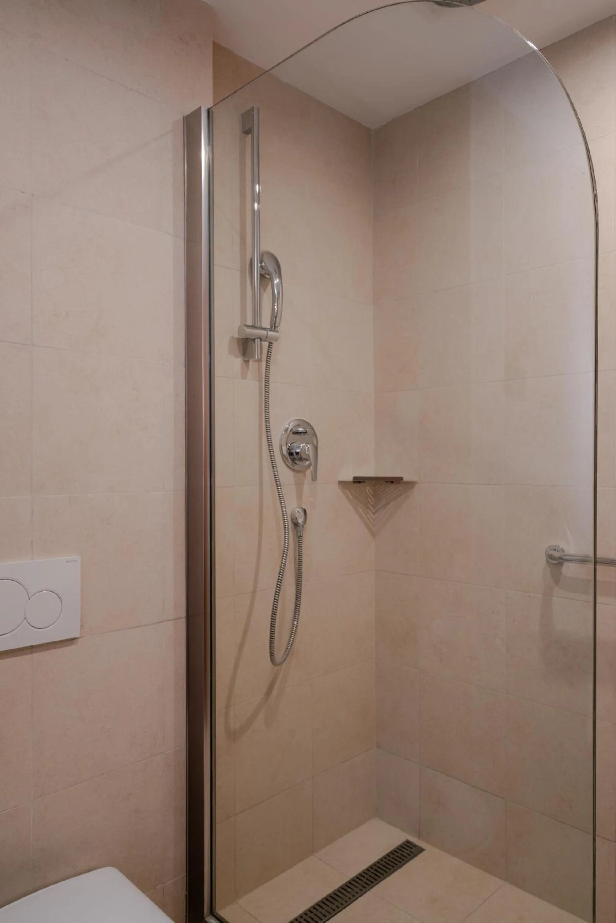 Shower in Doubletree By Hilton Addis Ababa Airport