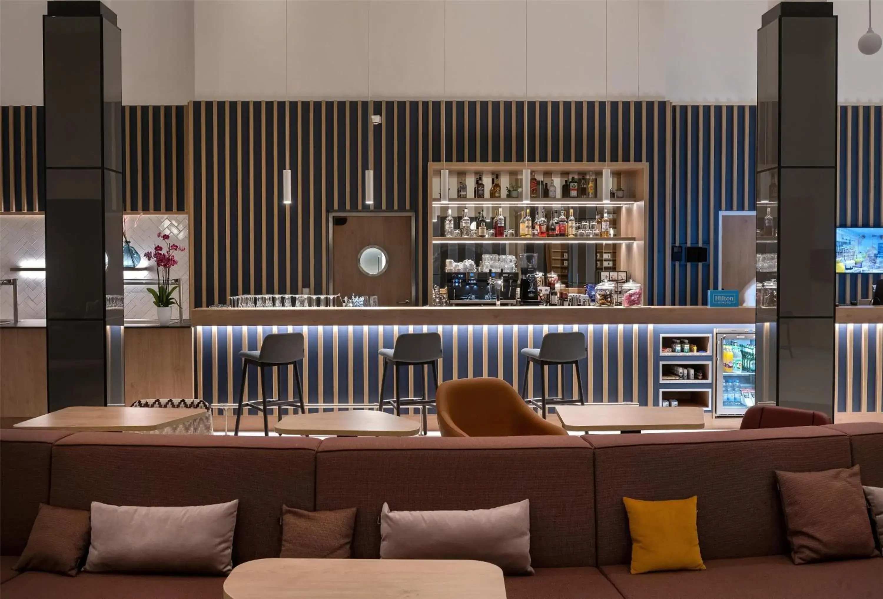 Lounge or bar in Hampton By Hilton Potsdam Babelsberg Lounge or bar in Hampton By Hilton Potsdam Babelsberg
