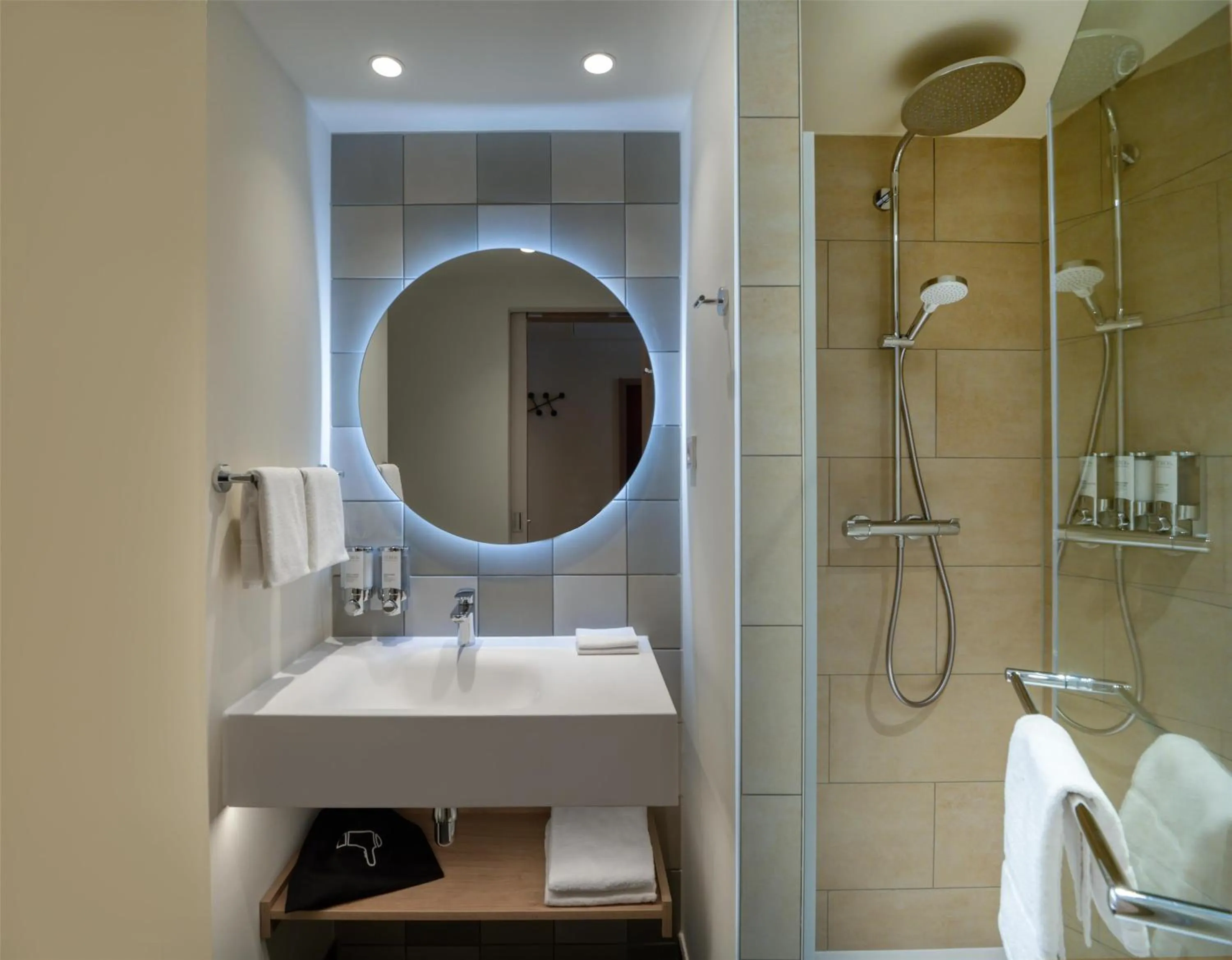 Bathroom in Hampton By Hilton Potsdam Babelsberg