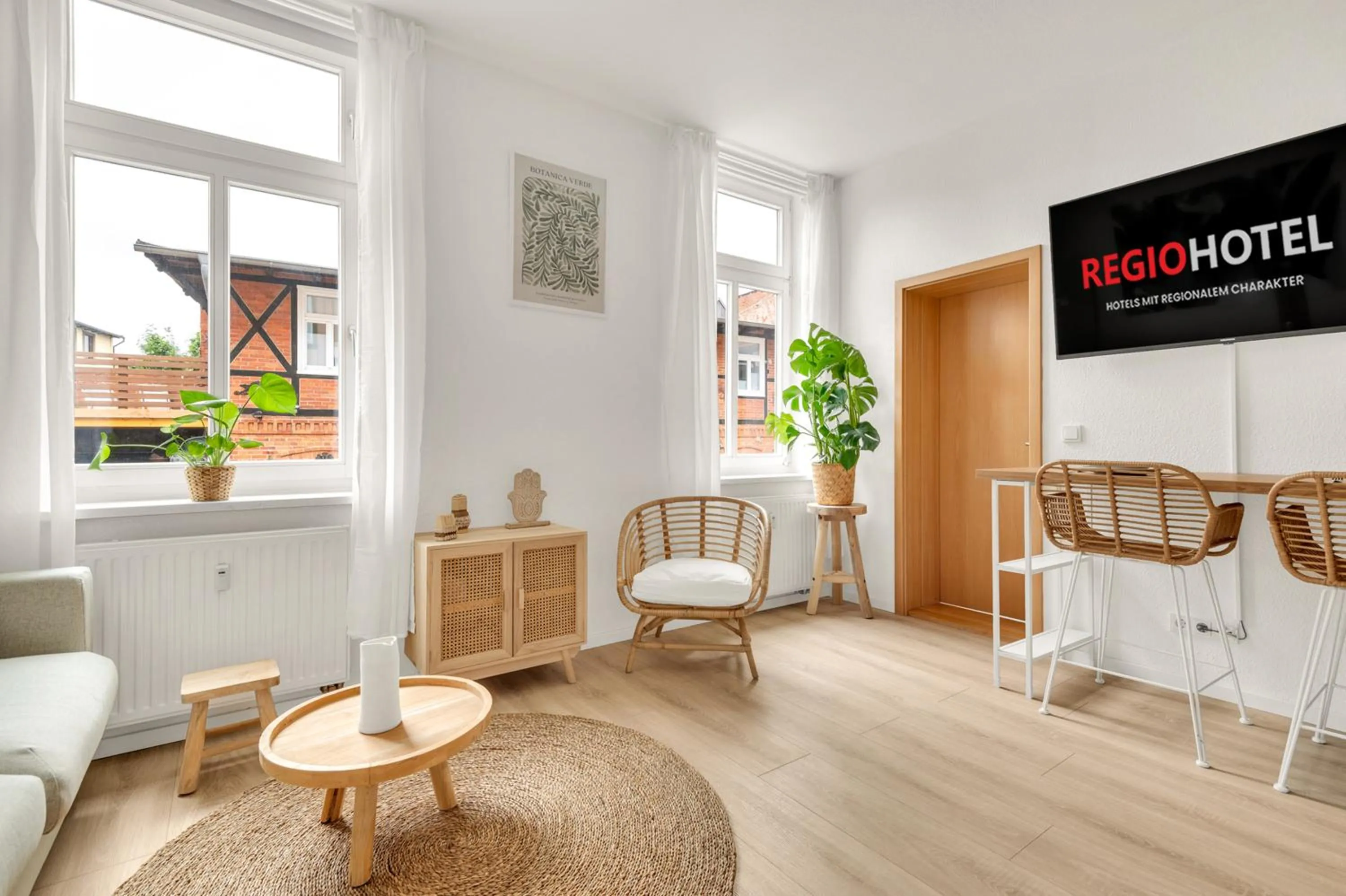 TV and multimedia in REGIOHOTEL Am Nicolaiplatz Wernigerode - #Ferienwohnungen #FrischRenoviert #Kaffeevollautomat #Bestlage