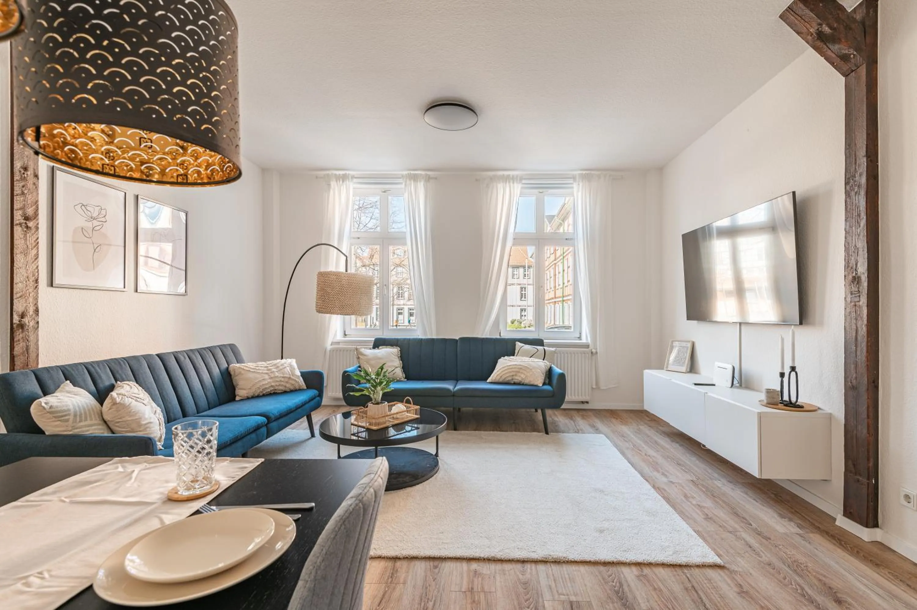 TV and multimedia in REGIOHOTEL Am Nicolaiplatz Wernigerode - #Ferienwohnungen #FrischRenoviert #Kaffeevollautomat #Bestlage