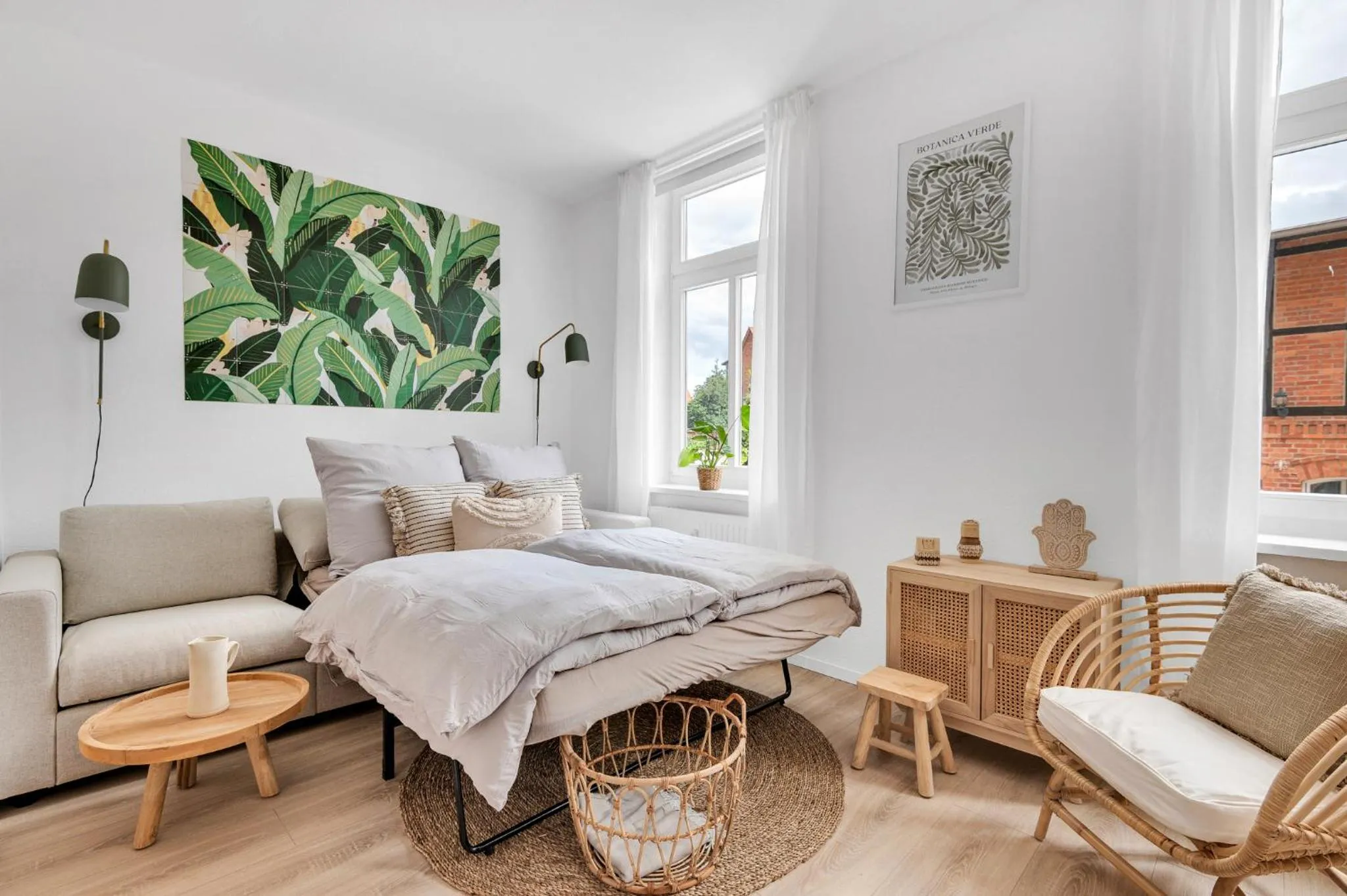 Seating area, Bed in REGIOHOTEL Am Nicolaiplatz Wernigerode - #Ferienwohnungen #FrischRenoviert #Kaffeevollautomat #Bestlage