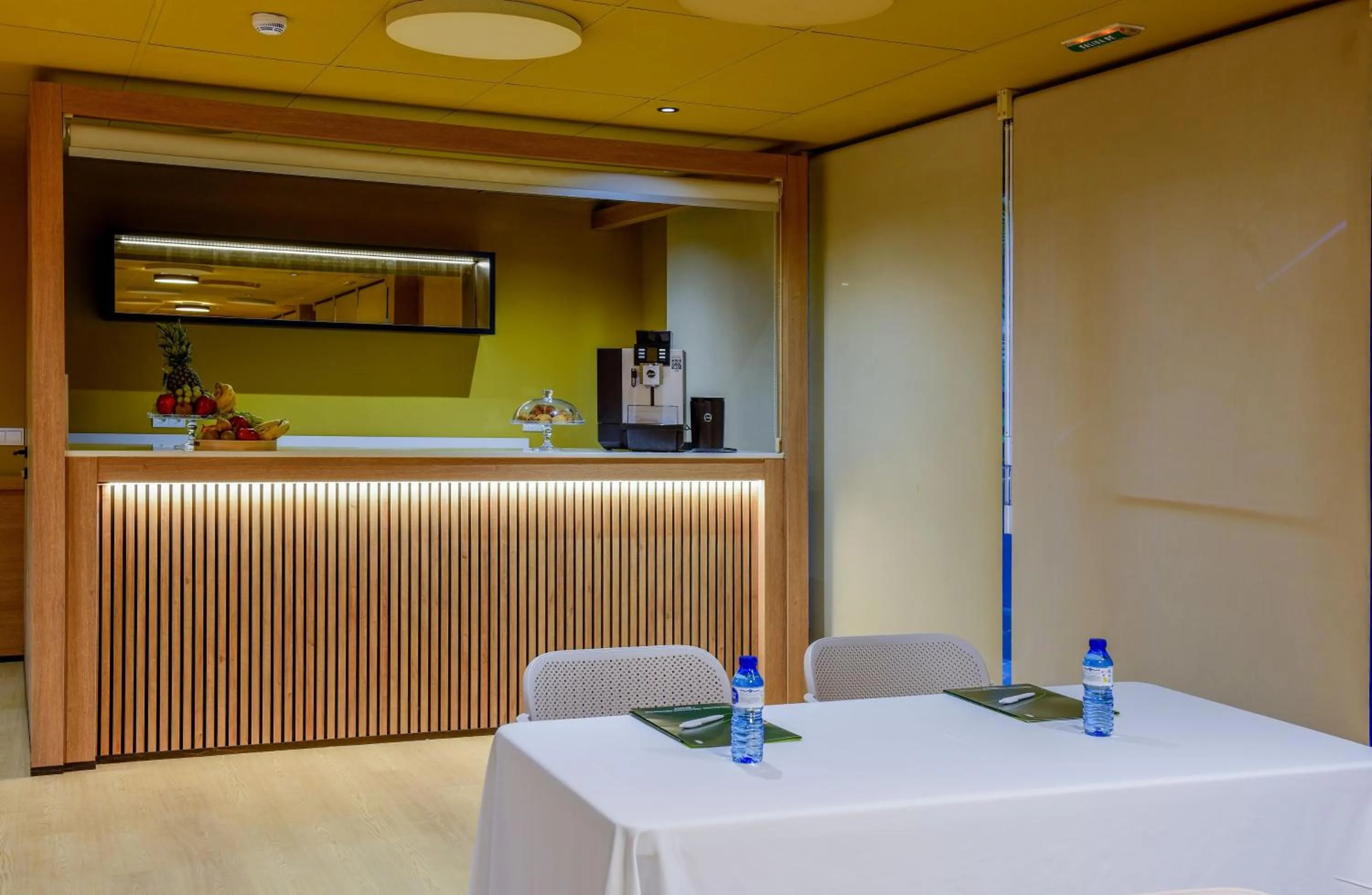 Meeting/conference room in Hotel Sercotel Plana Onda