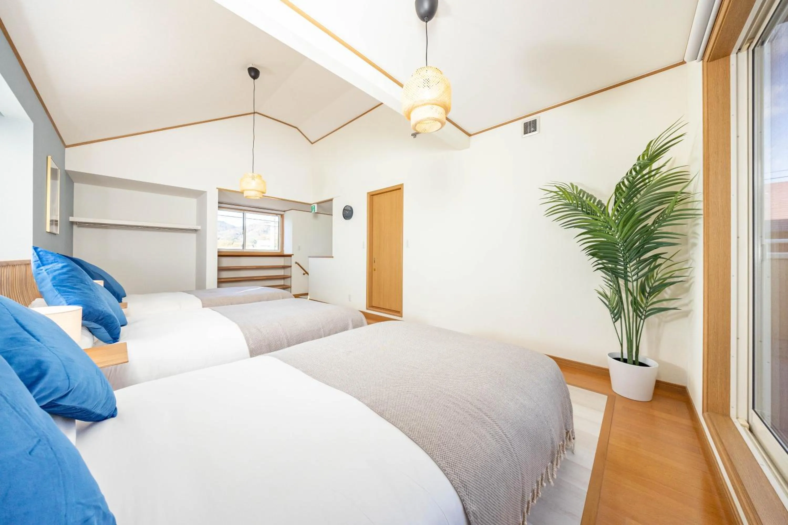 Bed in Seaside House-THE BLUE-