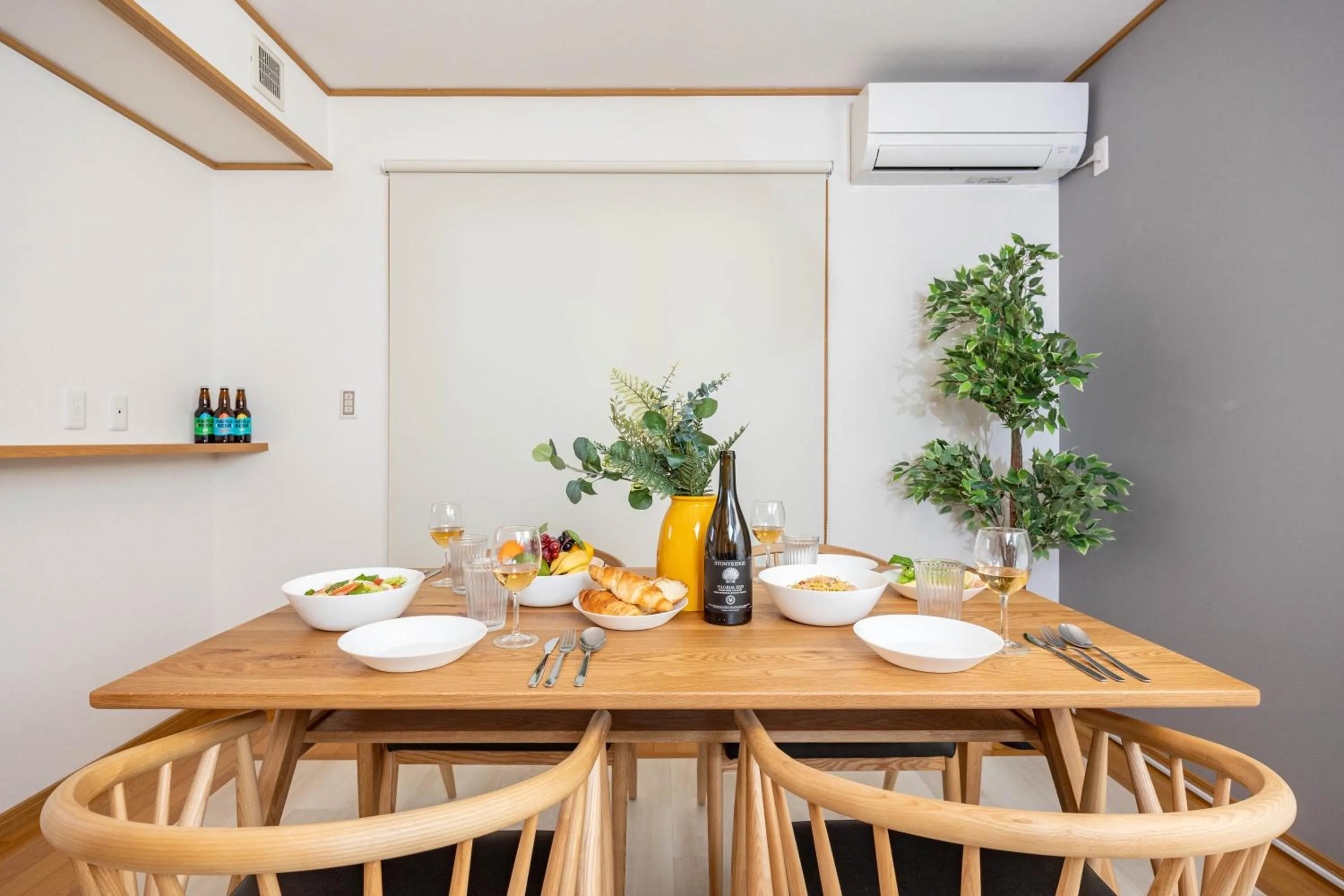 Dining area in Seaside House-THE BLUE-
