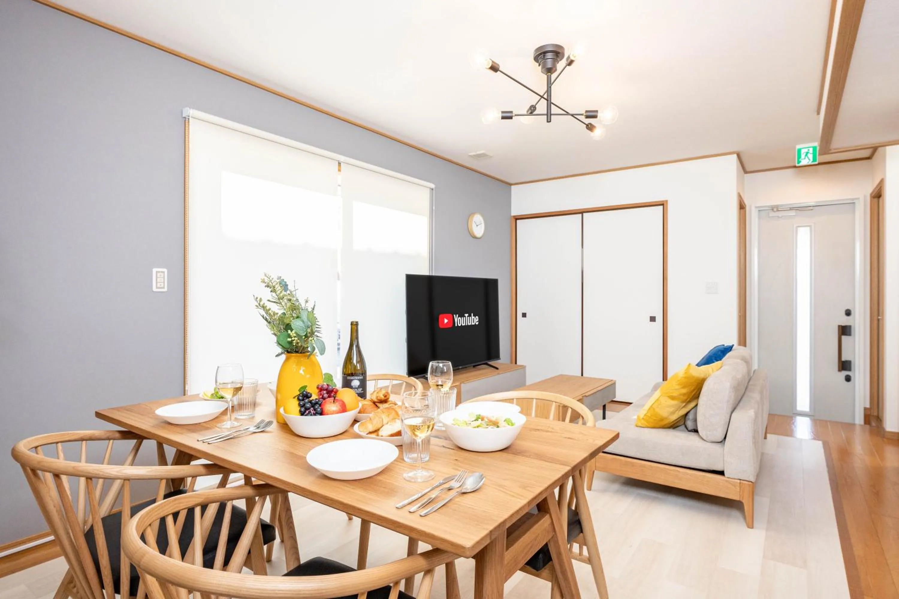Dining area in Seaside House-THE BLUE-
