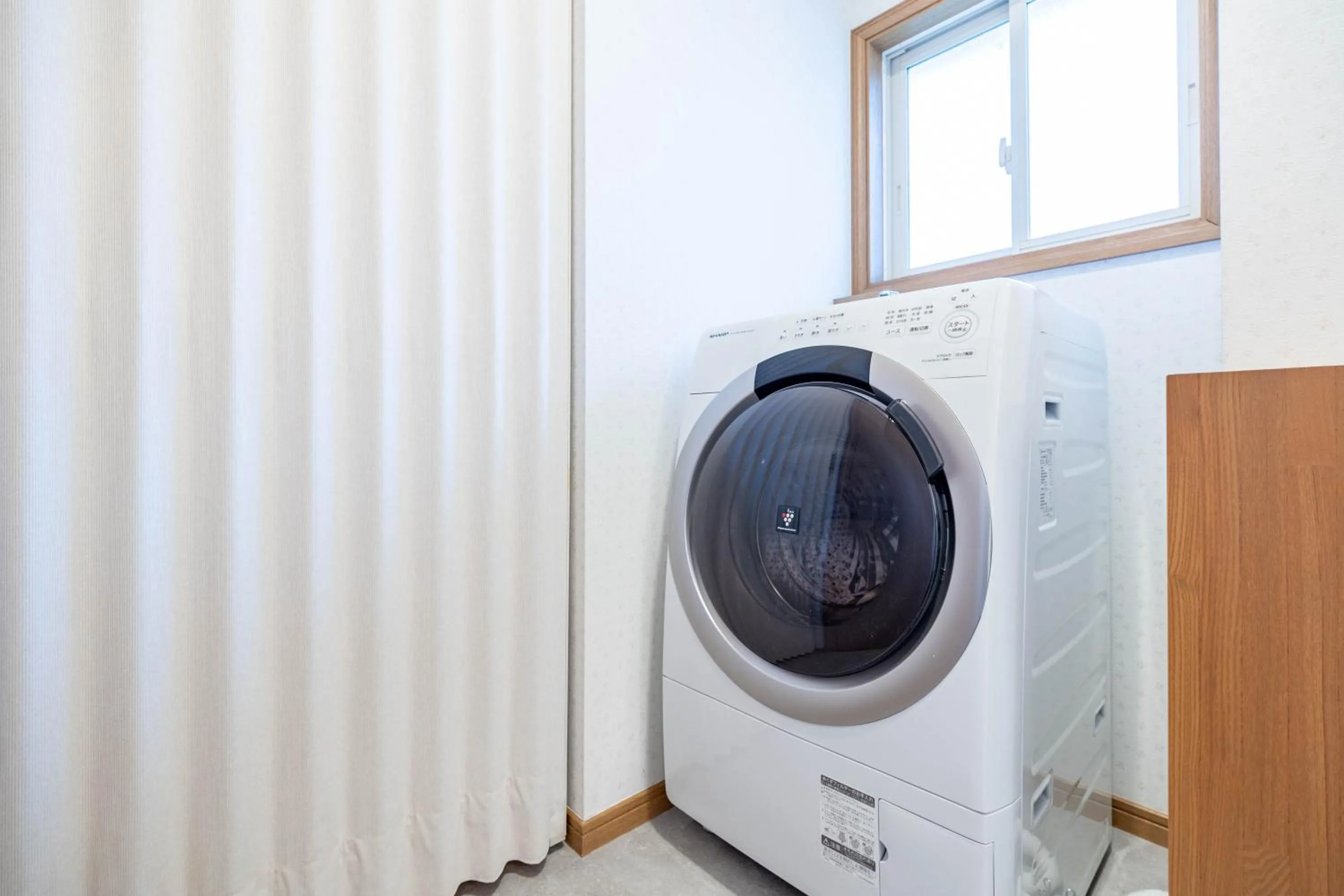 washing machine in Seaside House-THE BLUE-