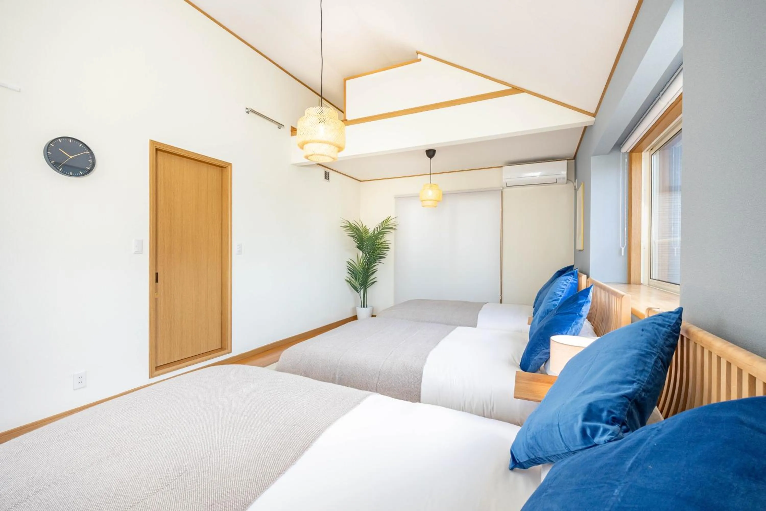 Bed in Seaside House-THE BLUE-