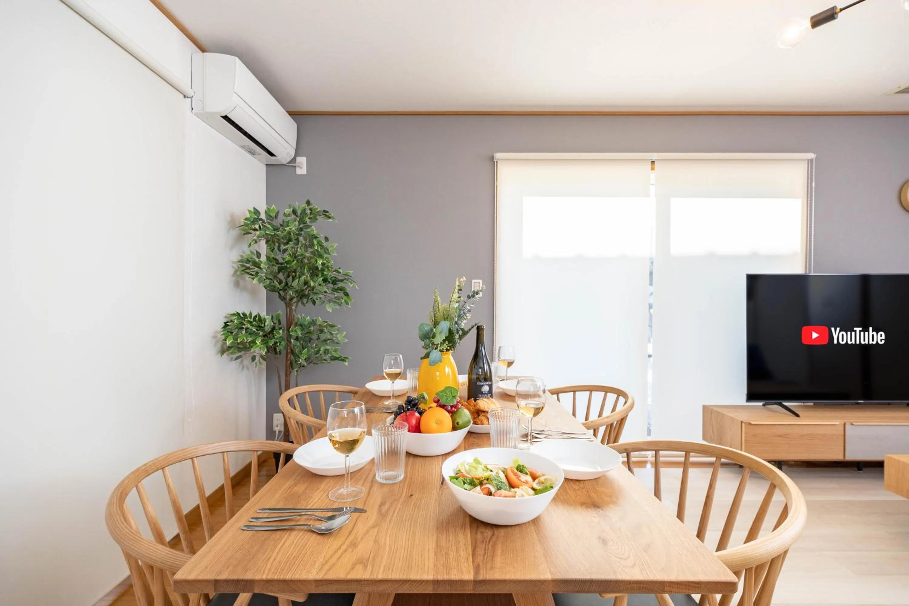 Dining area in Seaside House-THE BLUE-