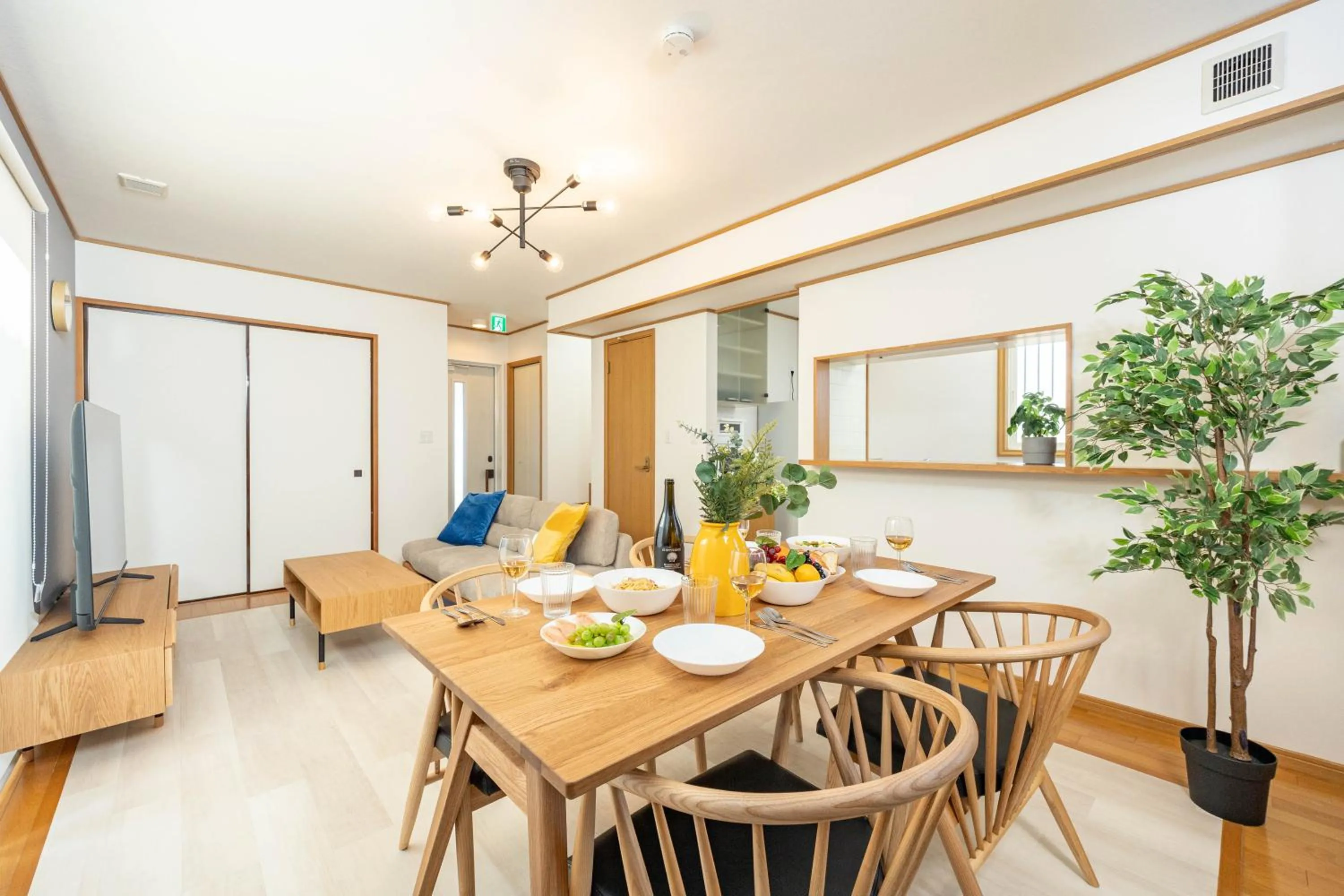 Dining area in Seaside House-THE BLUE-