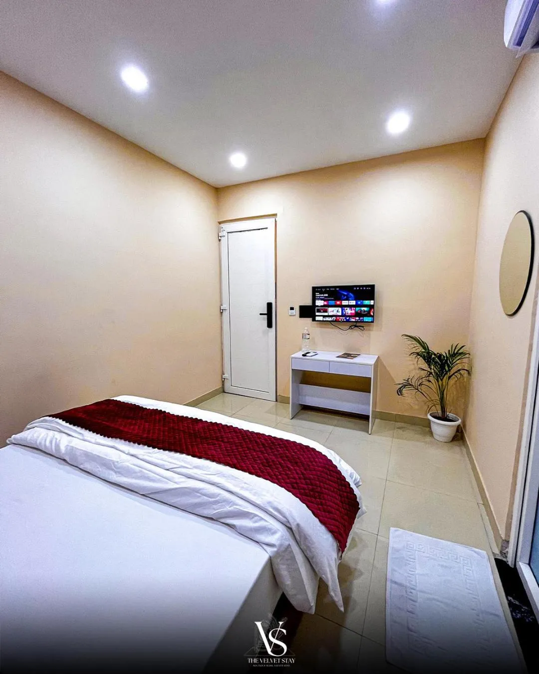 Bedroom, Bed in The Velvet Stay