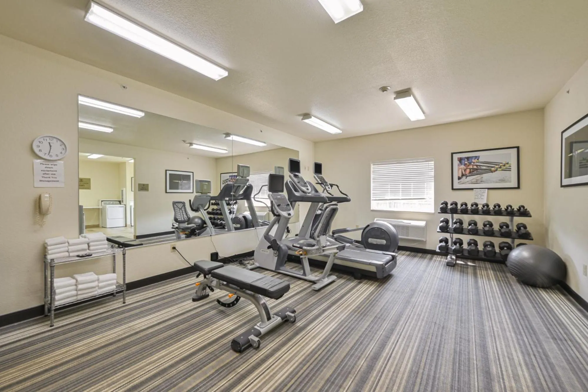 Fitness centre/facilities in Affordable Suites of America Tulsa