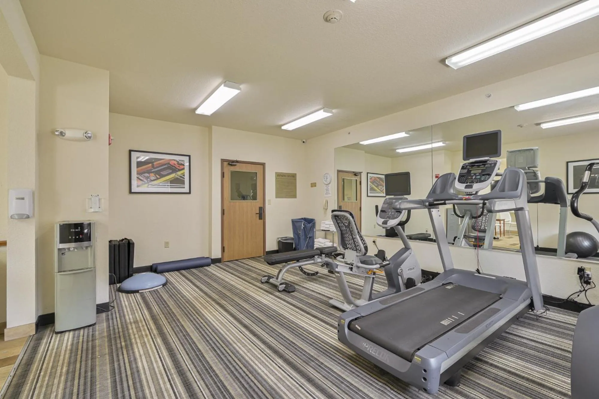 Fitness centre/facilities in Affordable Suites of America Tulsa