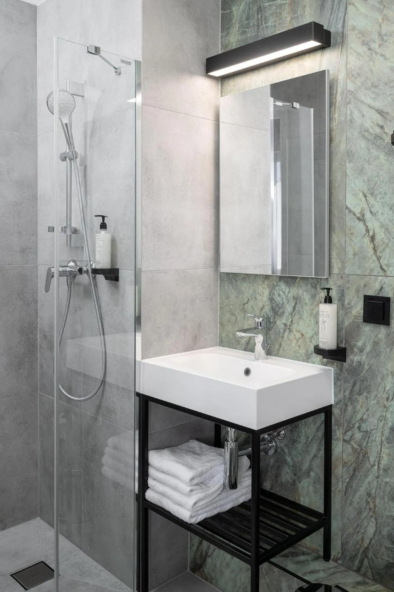 Bathroom in B&B HOTEL Leszno