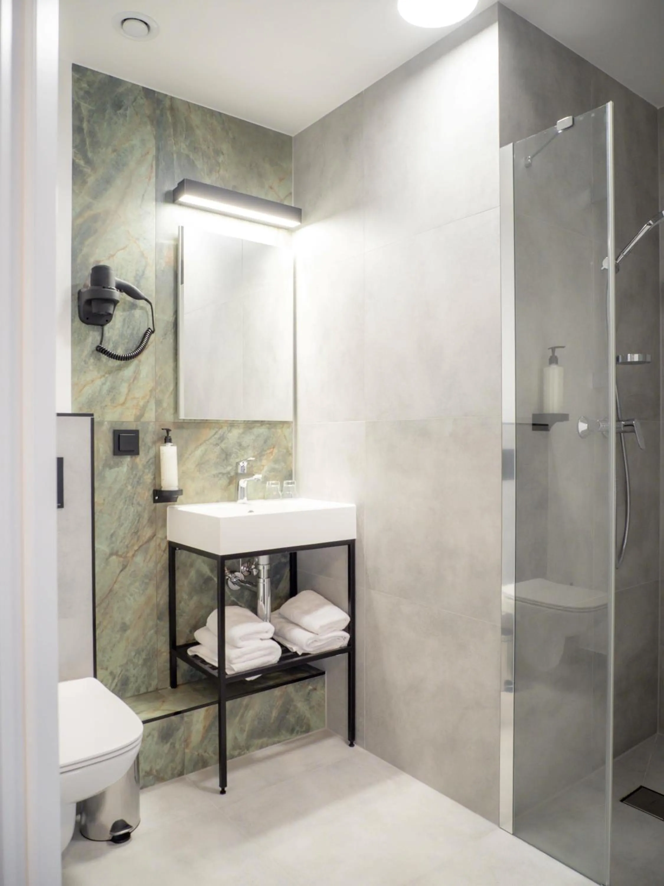 Photo of the whole room in B&B HOTEL Leszno