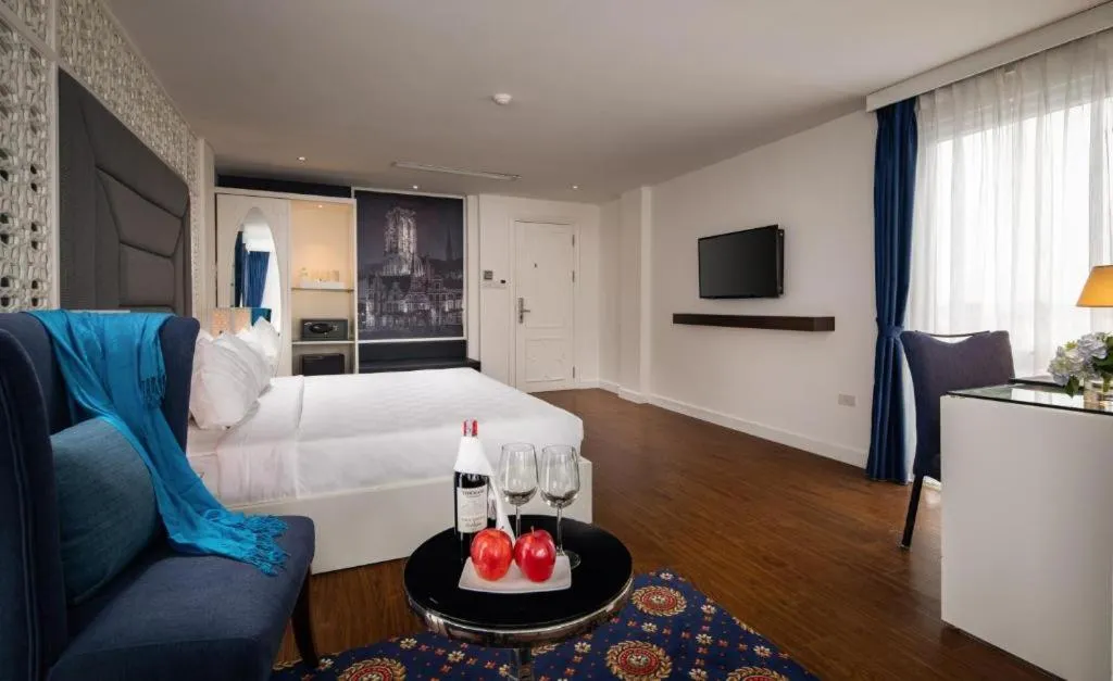 Bed in Le Petit Prince Lakeside Hotel & Rooftop Bar