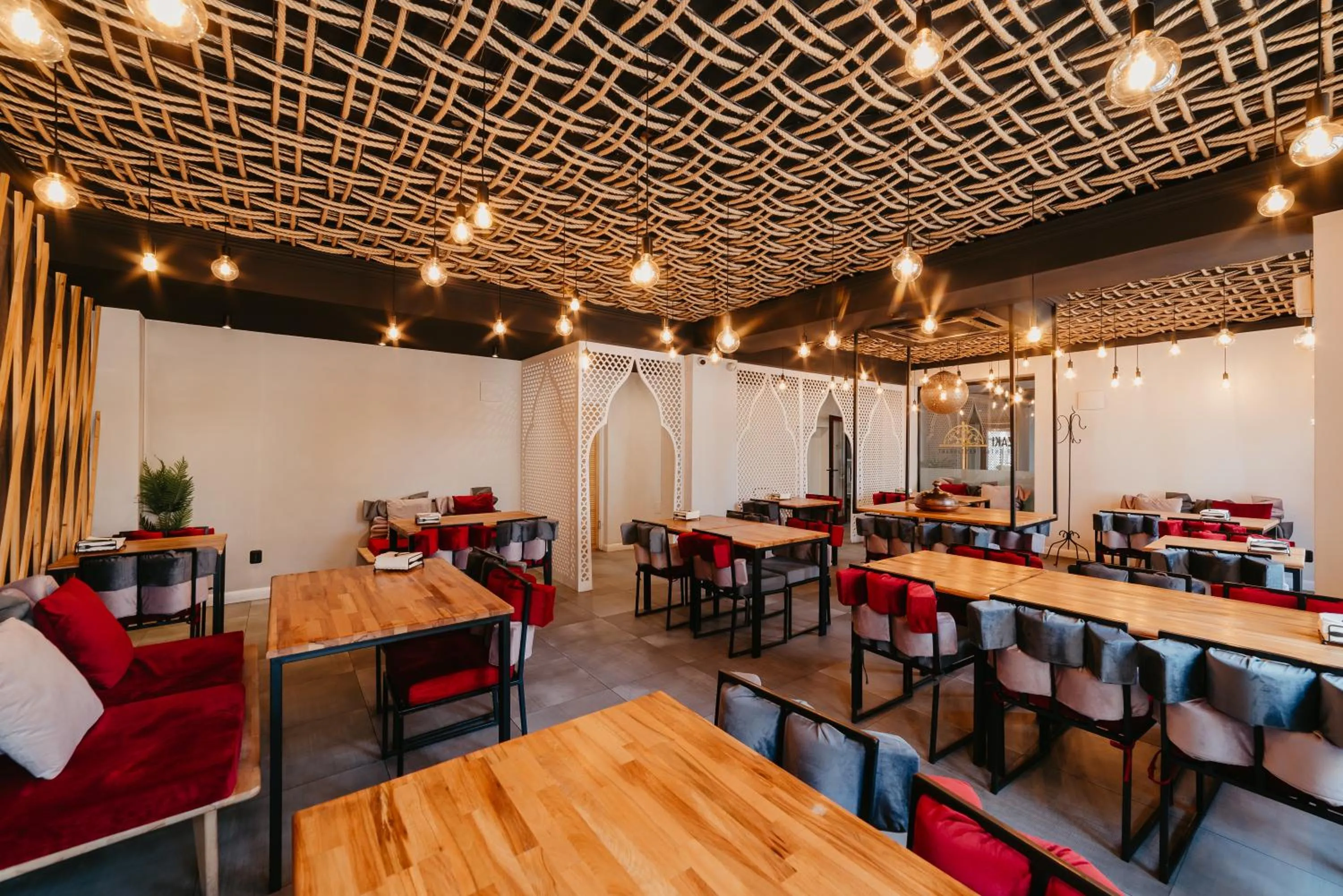 Restaurant/places to eat in Fullton Central