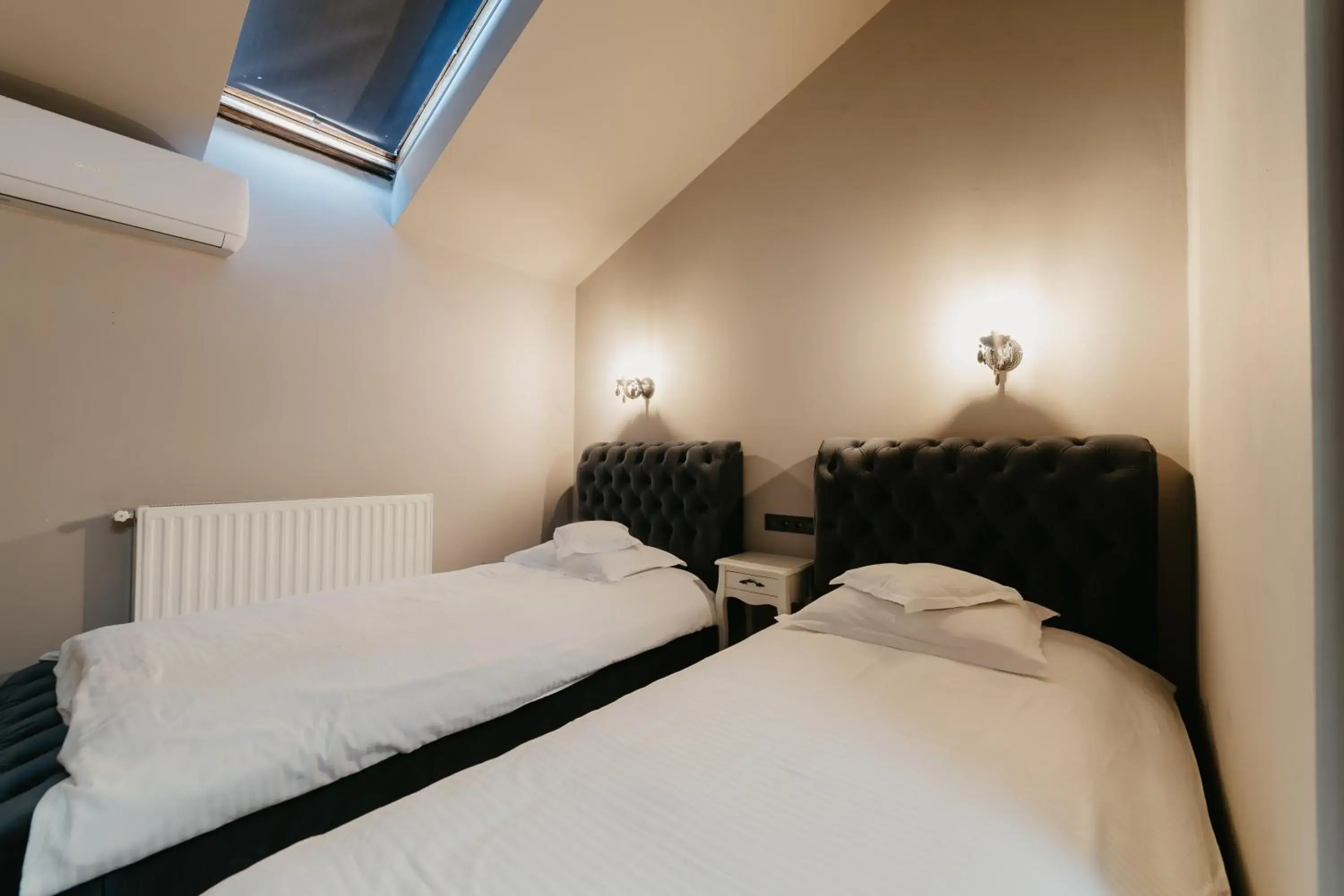 Economy Twin Room - Attic in Fullton Central Economy Twin Room - Attic in Fullton Central