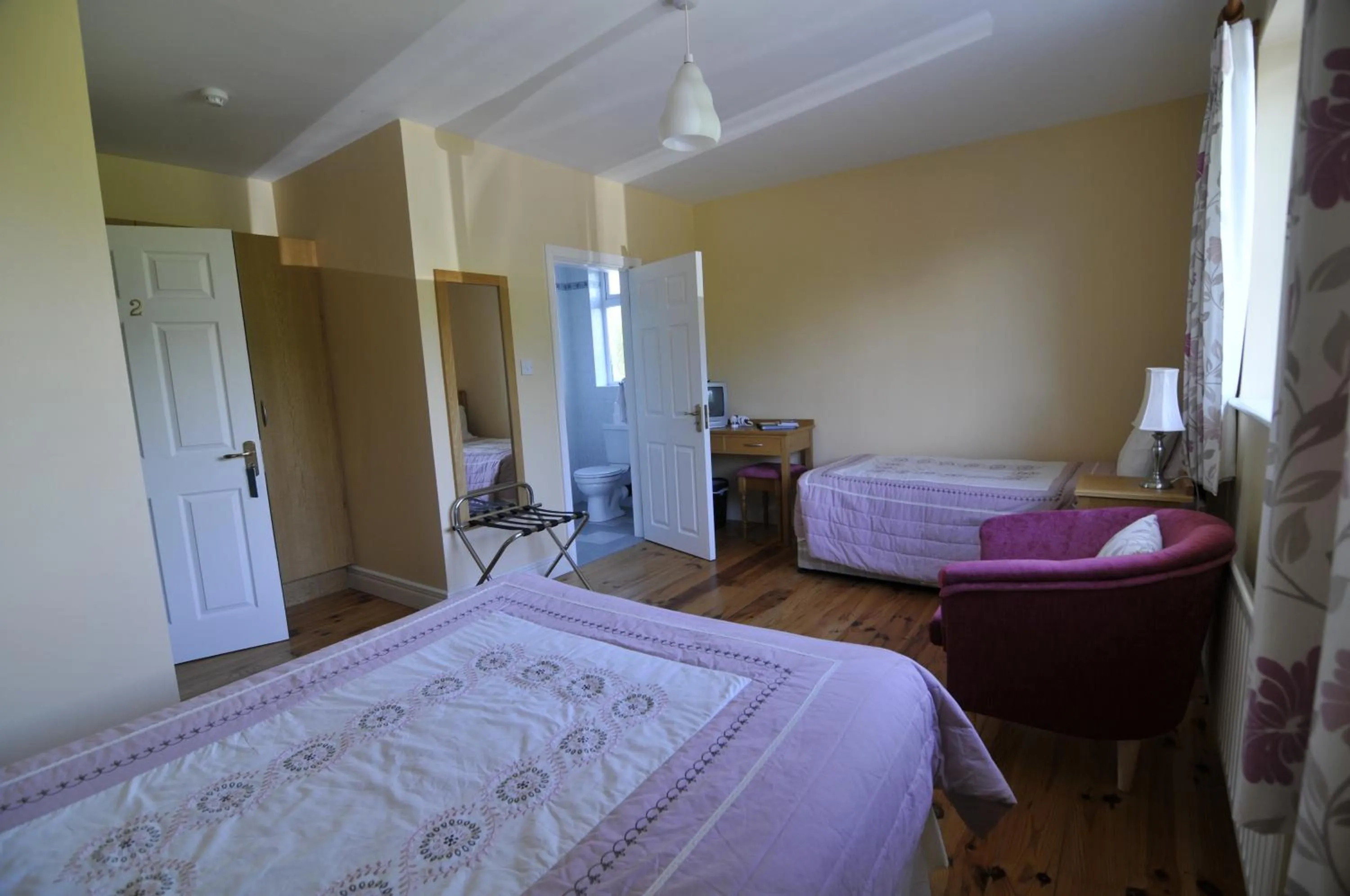 Photo of the whole room, Bed in Carrowntober House B & B