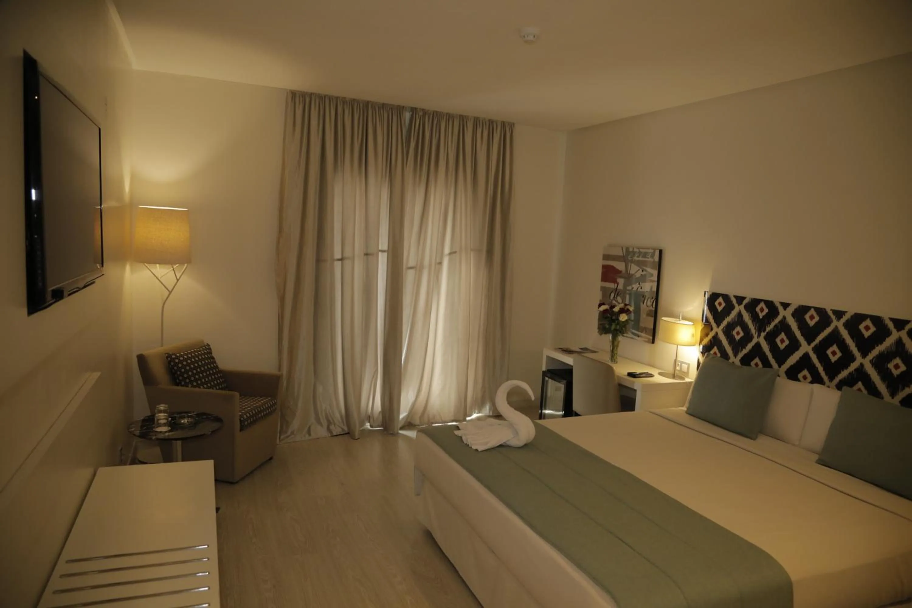 Photo of the whole room, Bed in Al Mandari Hôtel Tétouan