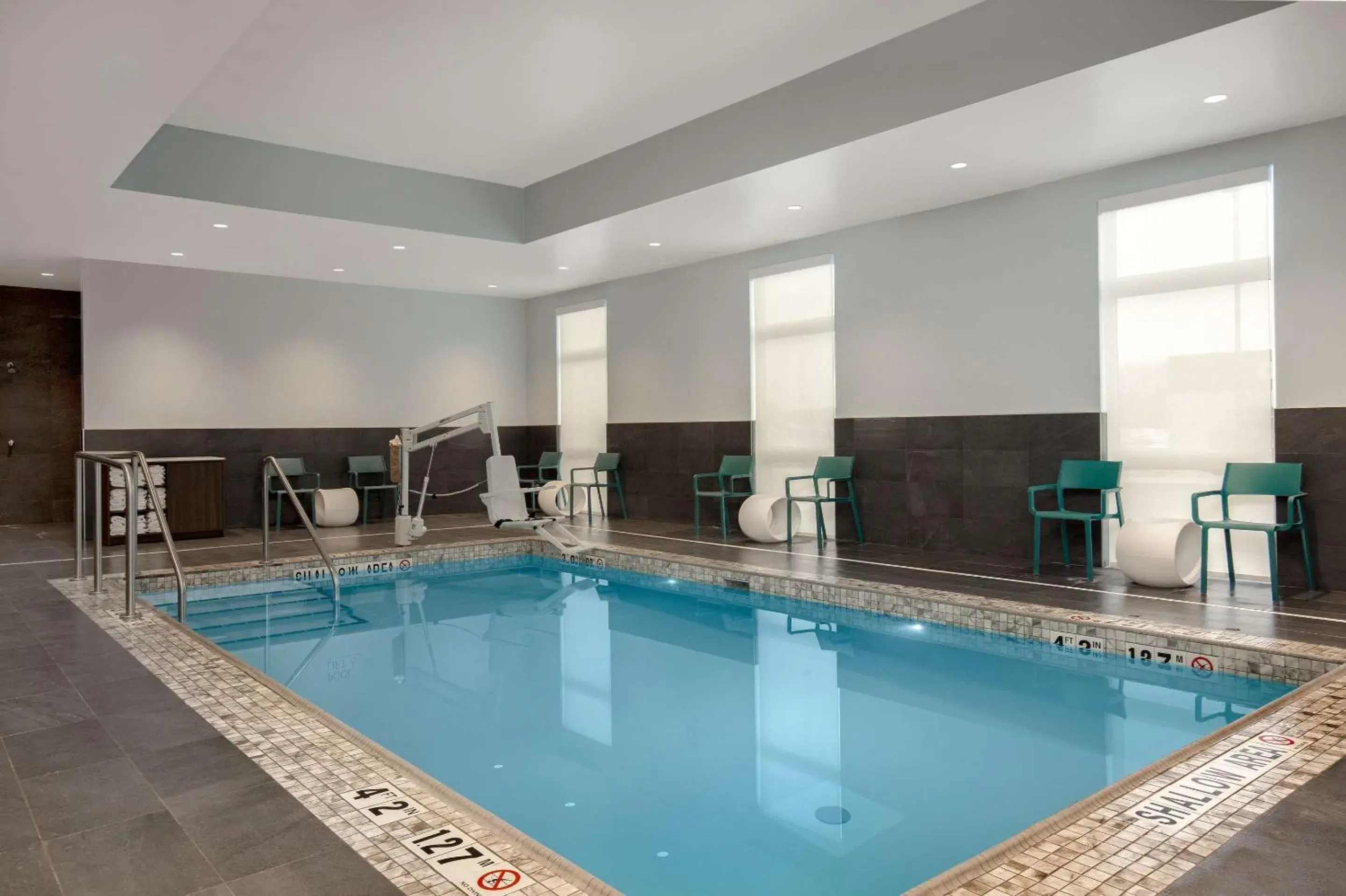 Swimming pool in Quality Inn & Suites Prescott Swimming pool in Quality Inn & Suites Prescott