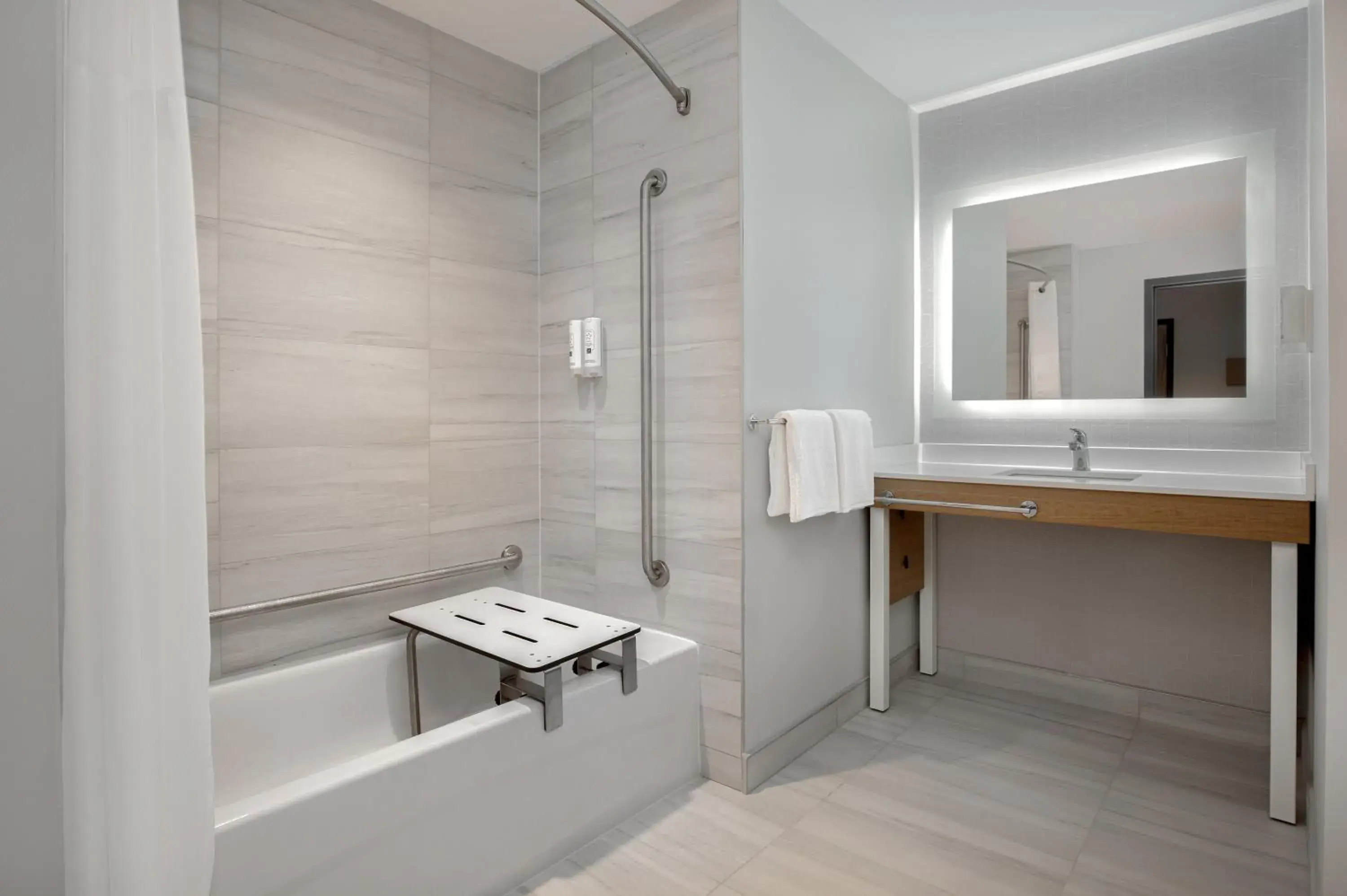 Quadruple Room with Two Queen Beds - Disability Access/Non Smoking in Quality Inn & Suites Prescott Quadruple Room with Two Queen Beds - Disability Access/Non Smoking in Quality Inn & Suites Prescott