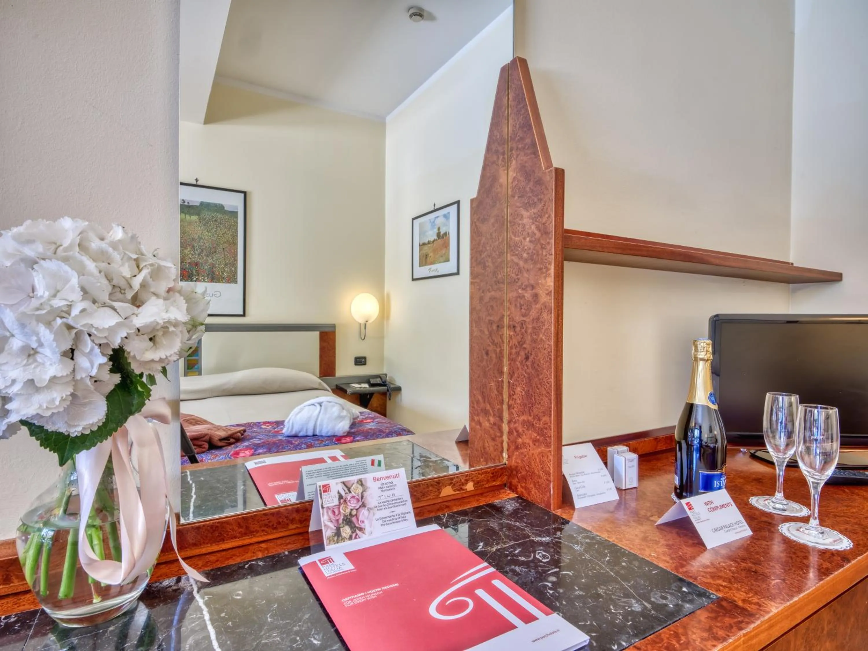 Bedroom, Bed in Hotel Caesar Palace