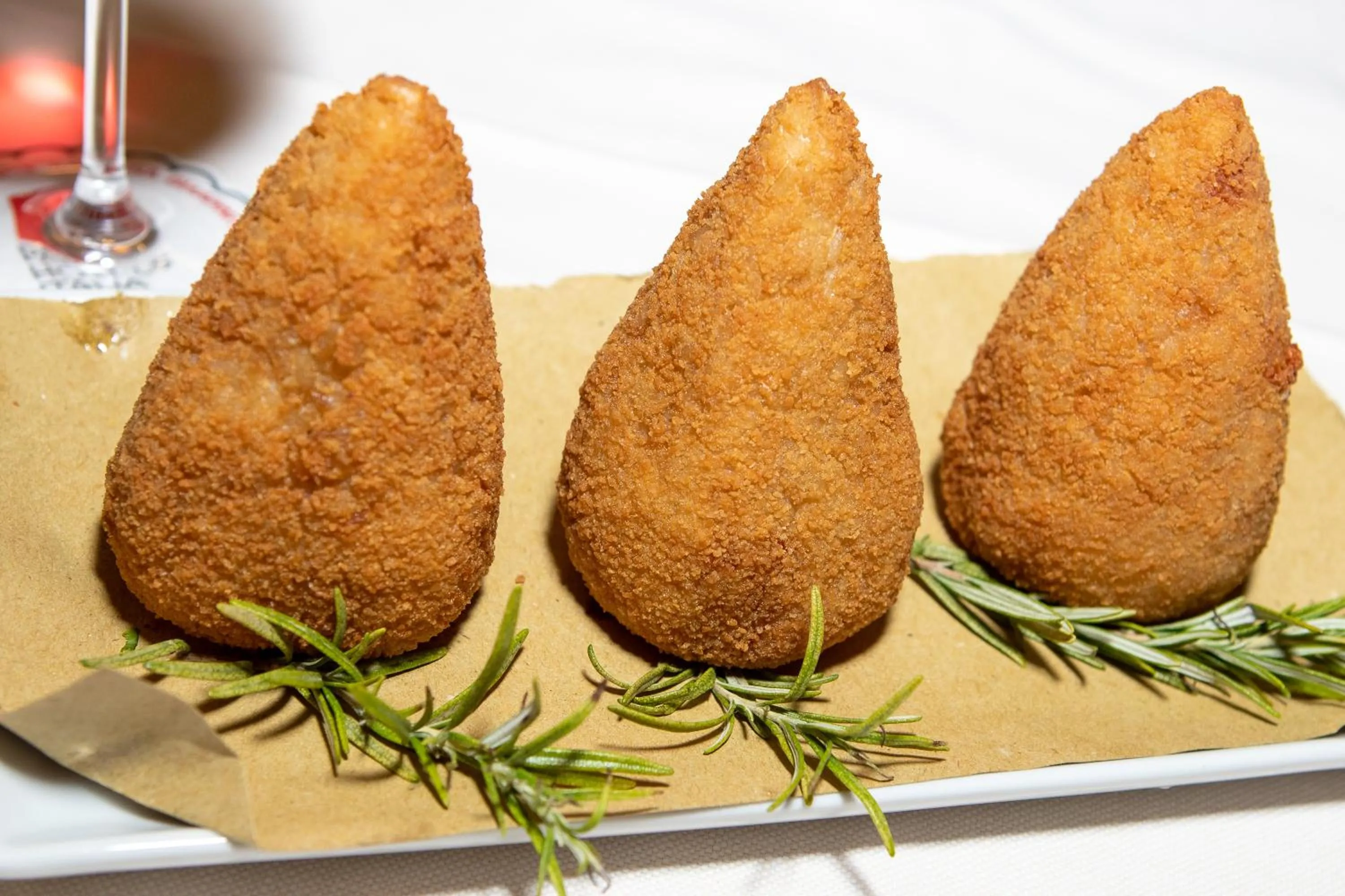 Restaurant/places to eat in Hotel Caesar Palace