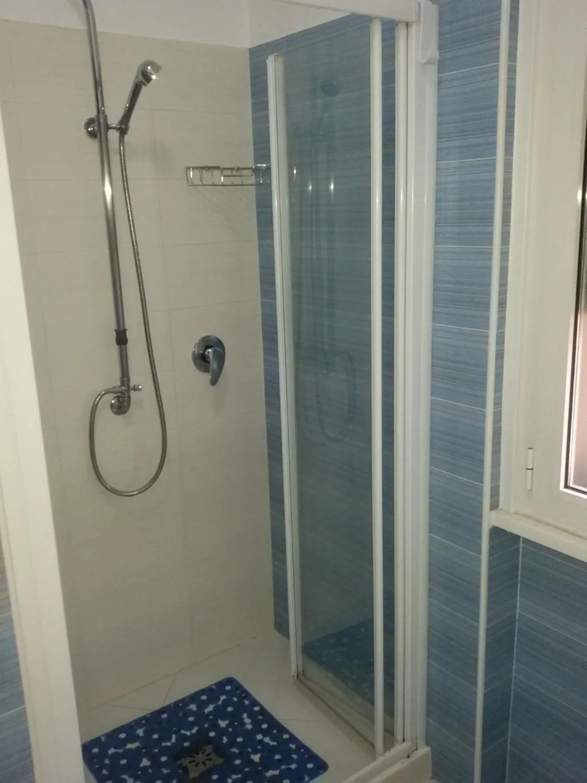 Bathroom in Ciro BED AND BREAKFAST la villetta