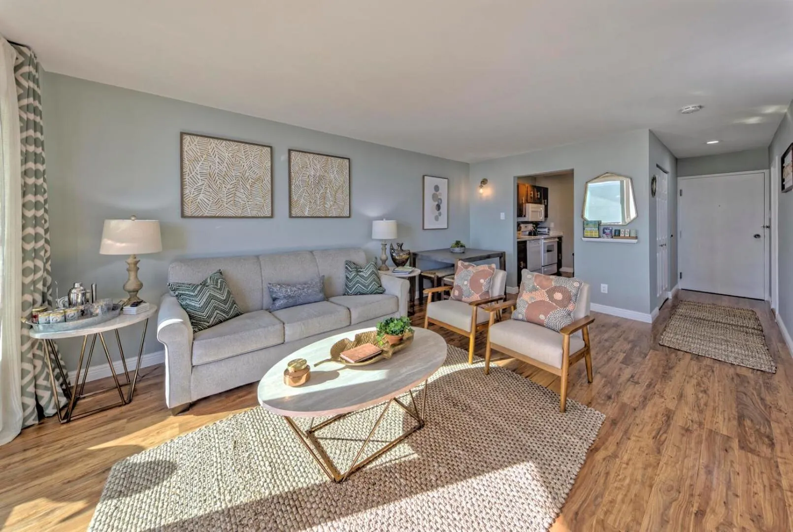 Photo of the whole room in Virginia one #515