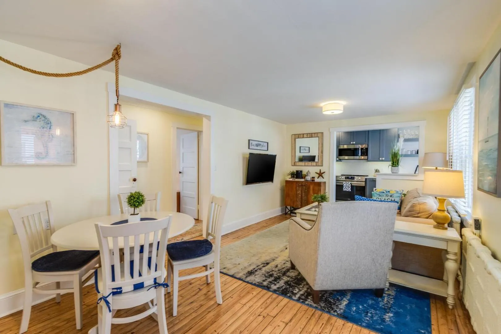 Photo of the whole room in Maryland avenue 49a