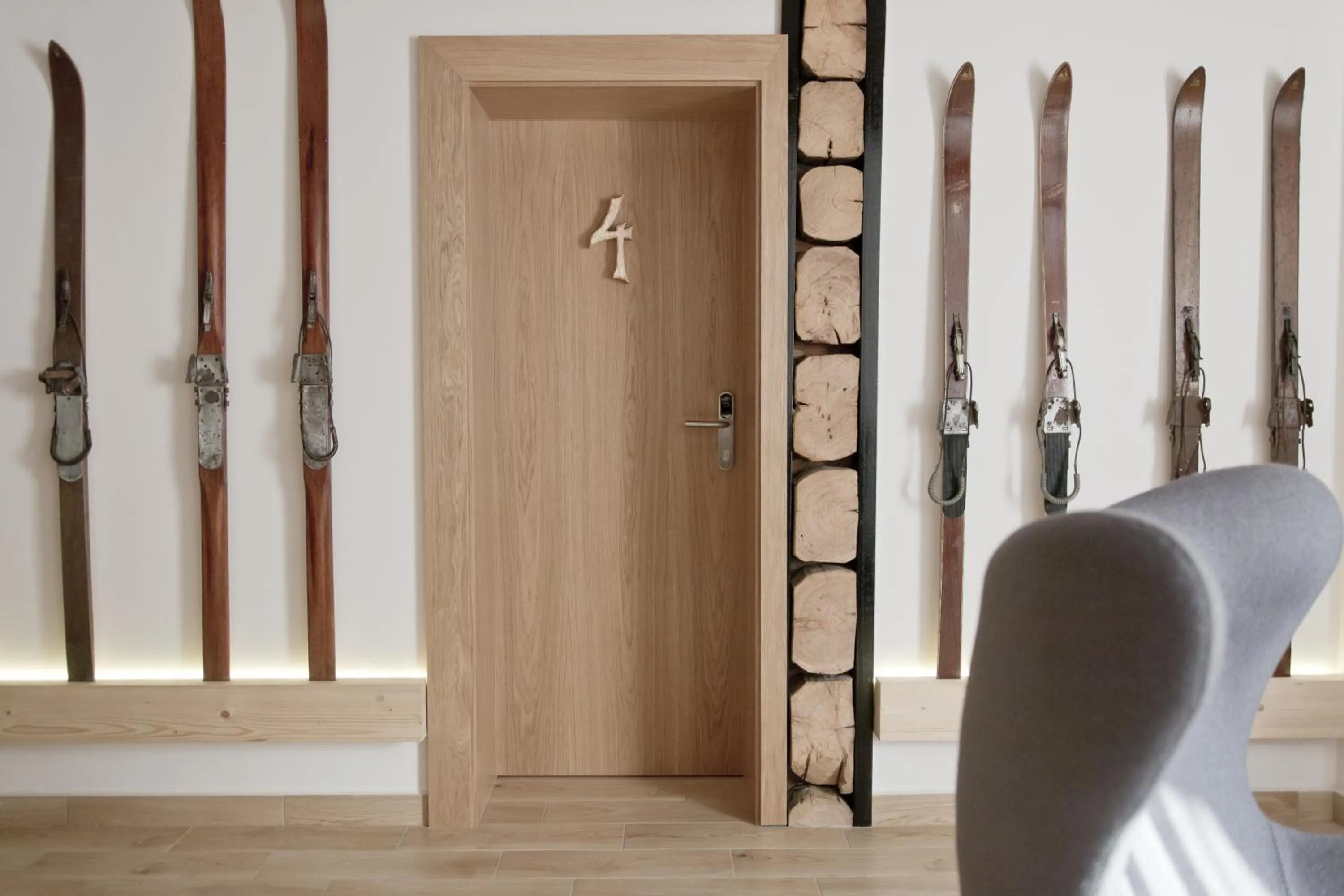 Communal lounge/ TV room in Villa 11 Folk & Design