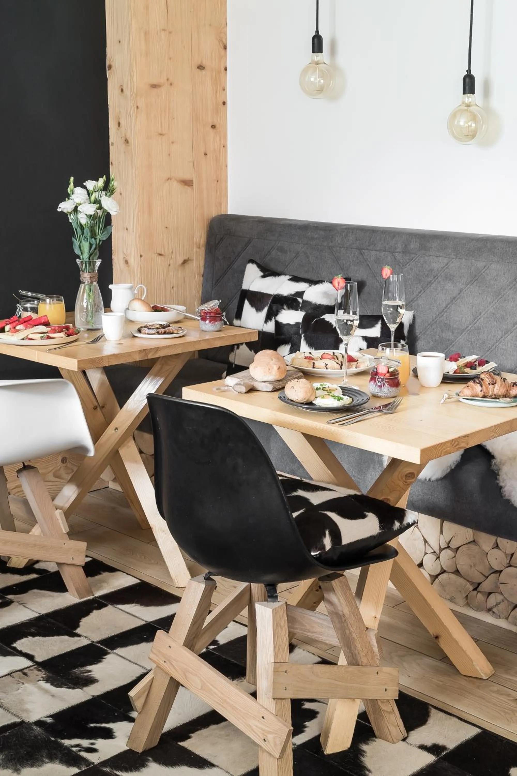 Food and drinks in Villa 11 Folk & Design