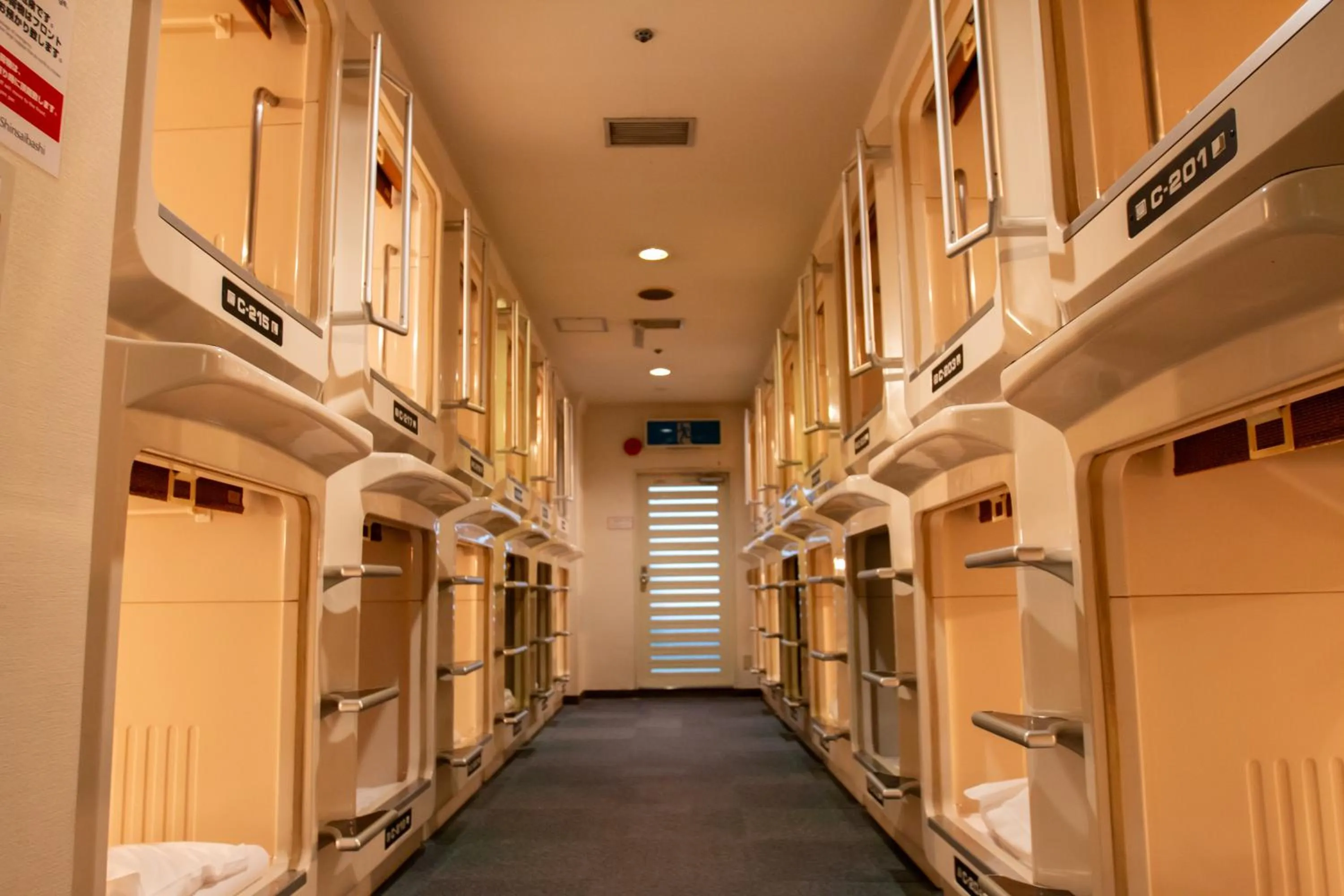 Capsule Hotel Asahi Plaza Shinsaibashi - Men's Only