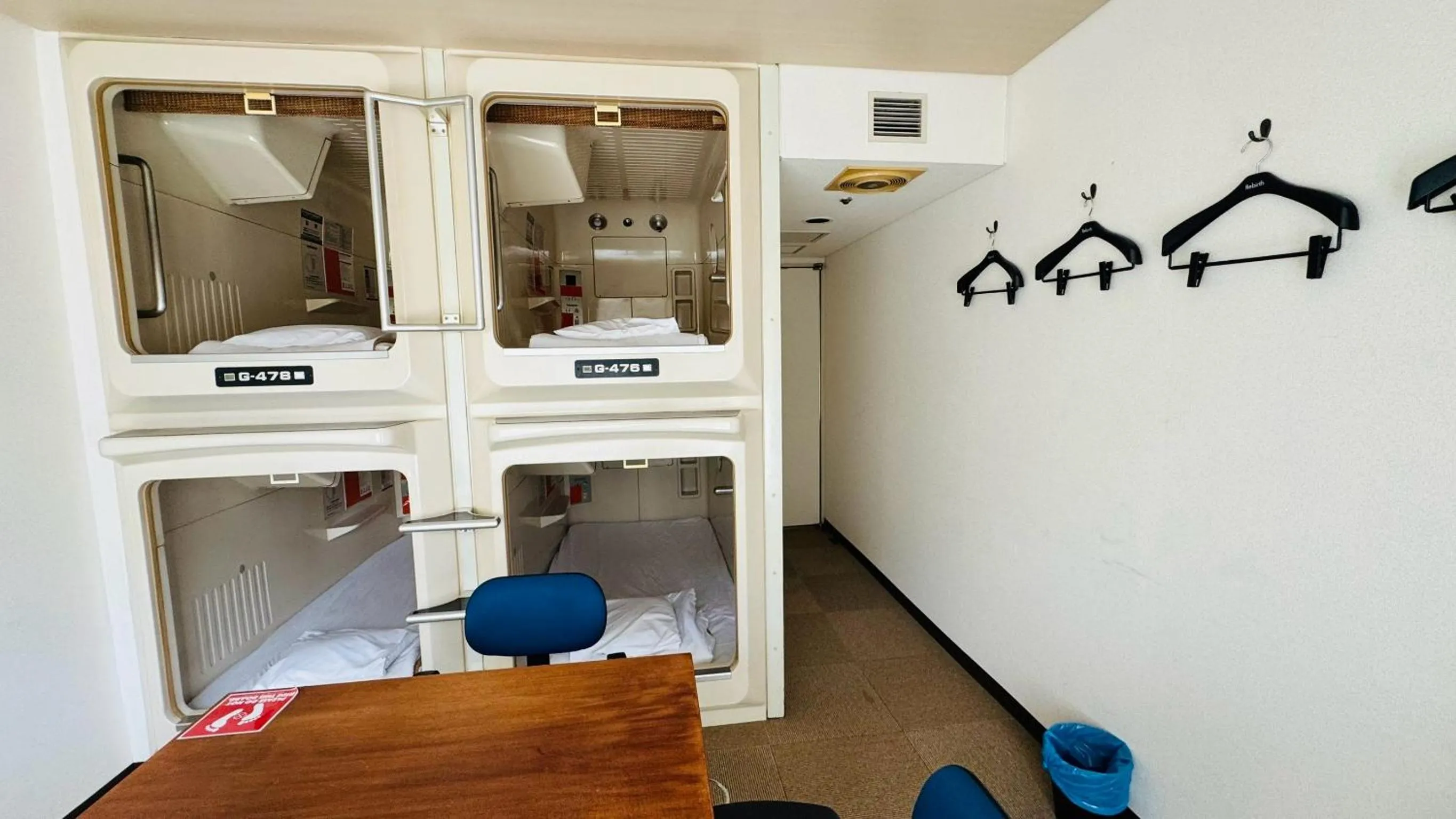 Capsule Hotel Asahi Plaza Shinsaibashi - Men's Only