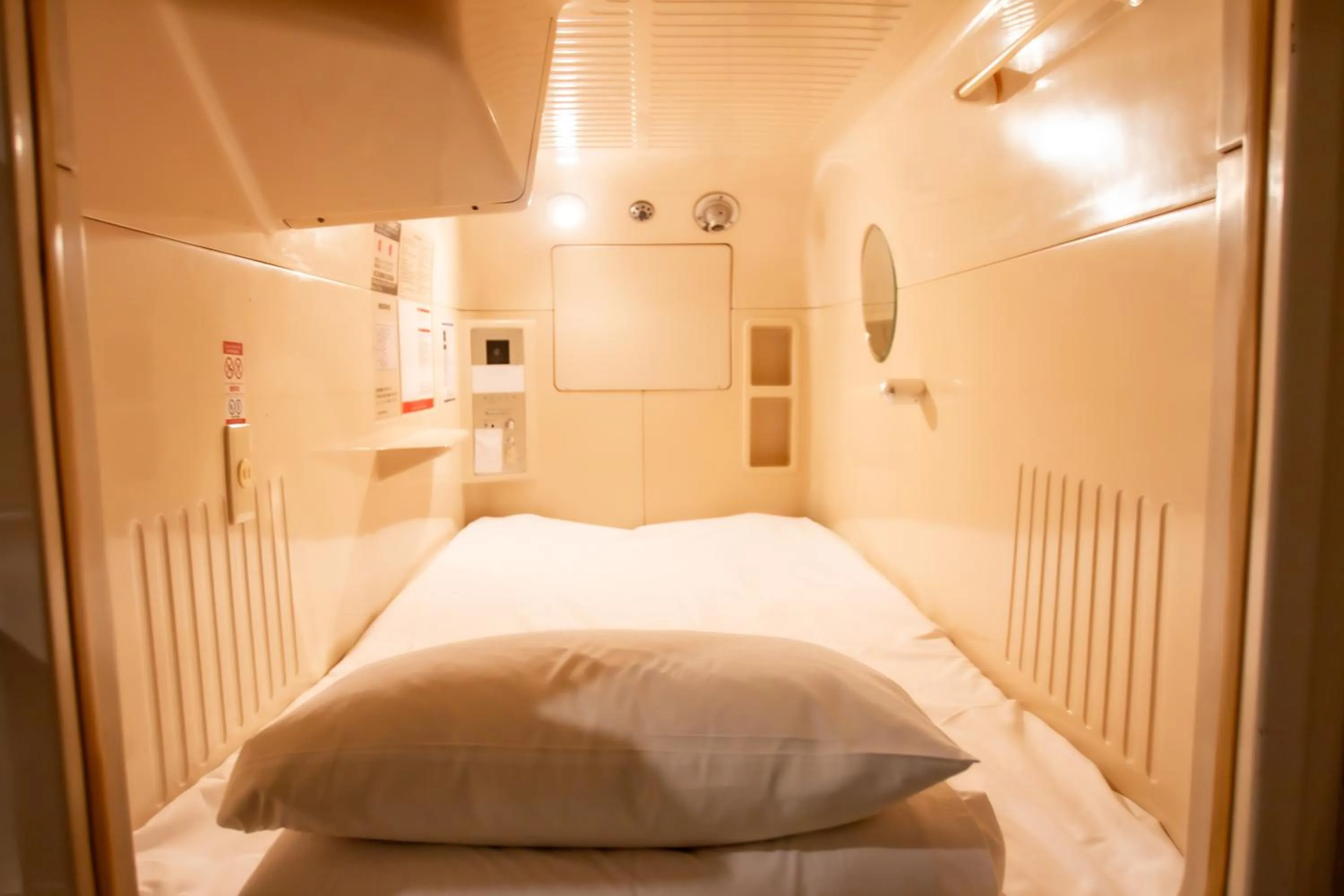 Bed in Capsule Hotel Asahi Plaza Shinsaibashi - Men's Only