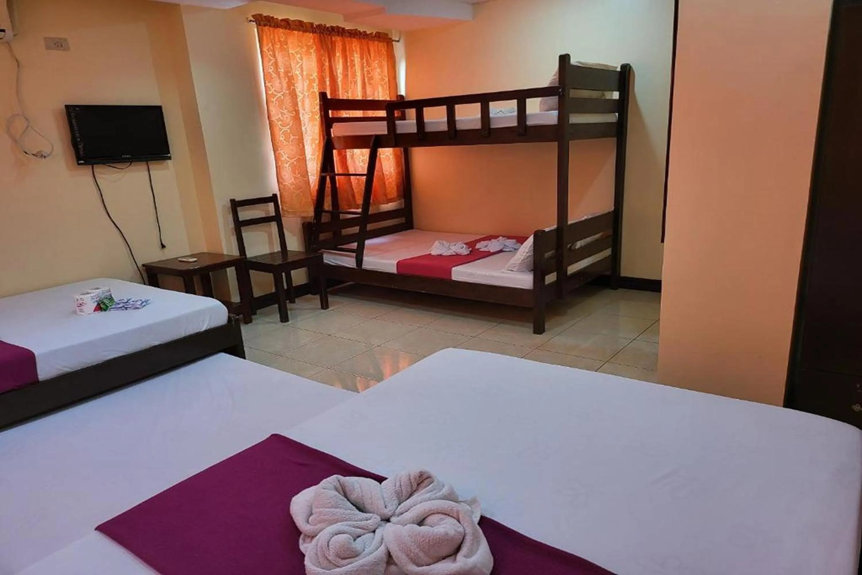 Bedroom, Bed in Voyagers Palace