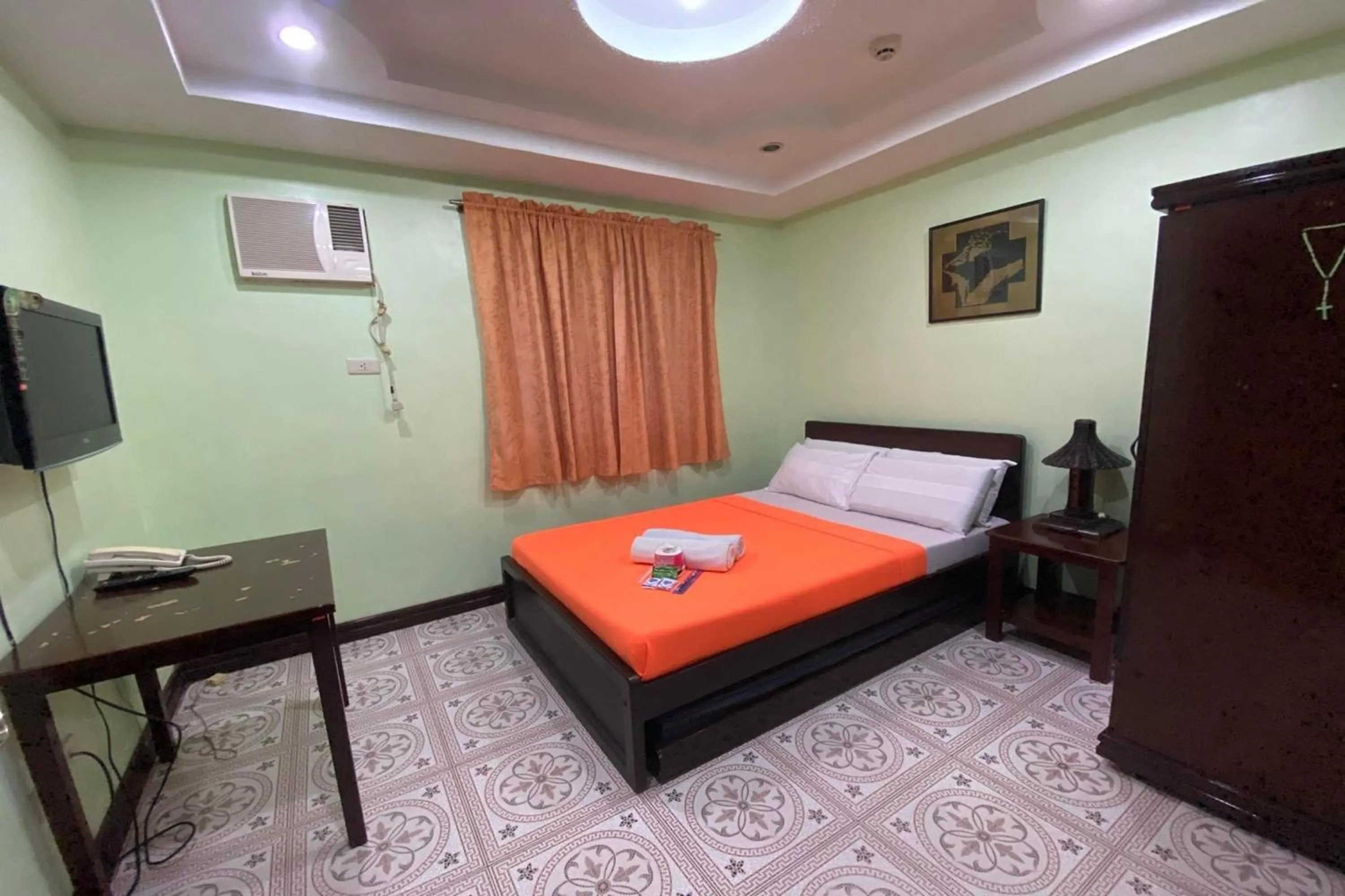 Bedroom, Bed in Voyagers Palace