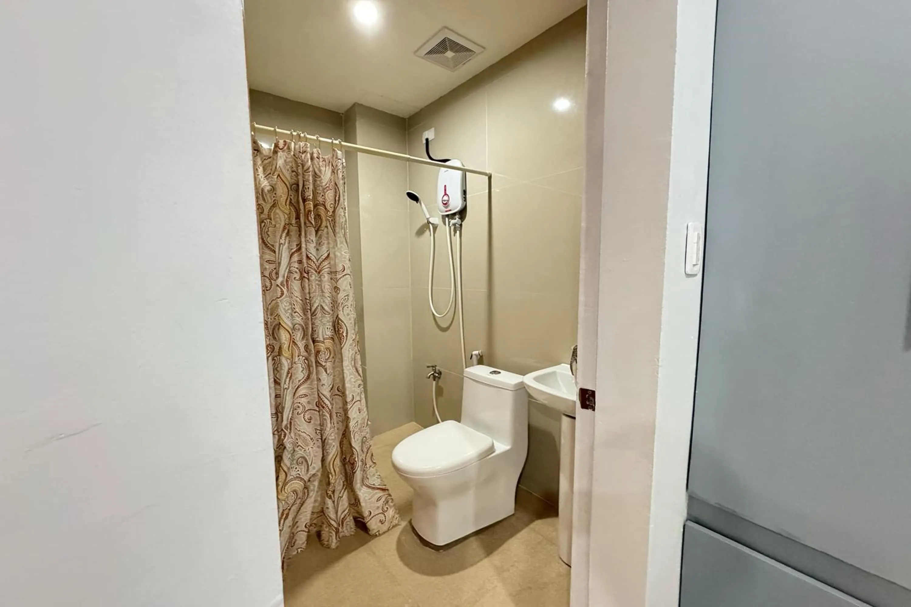 Bathroom in Hotel Ramon Bukidnon