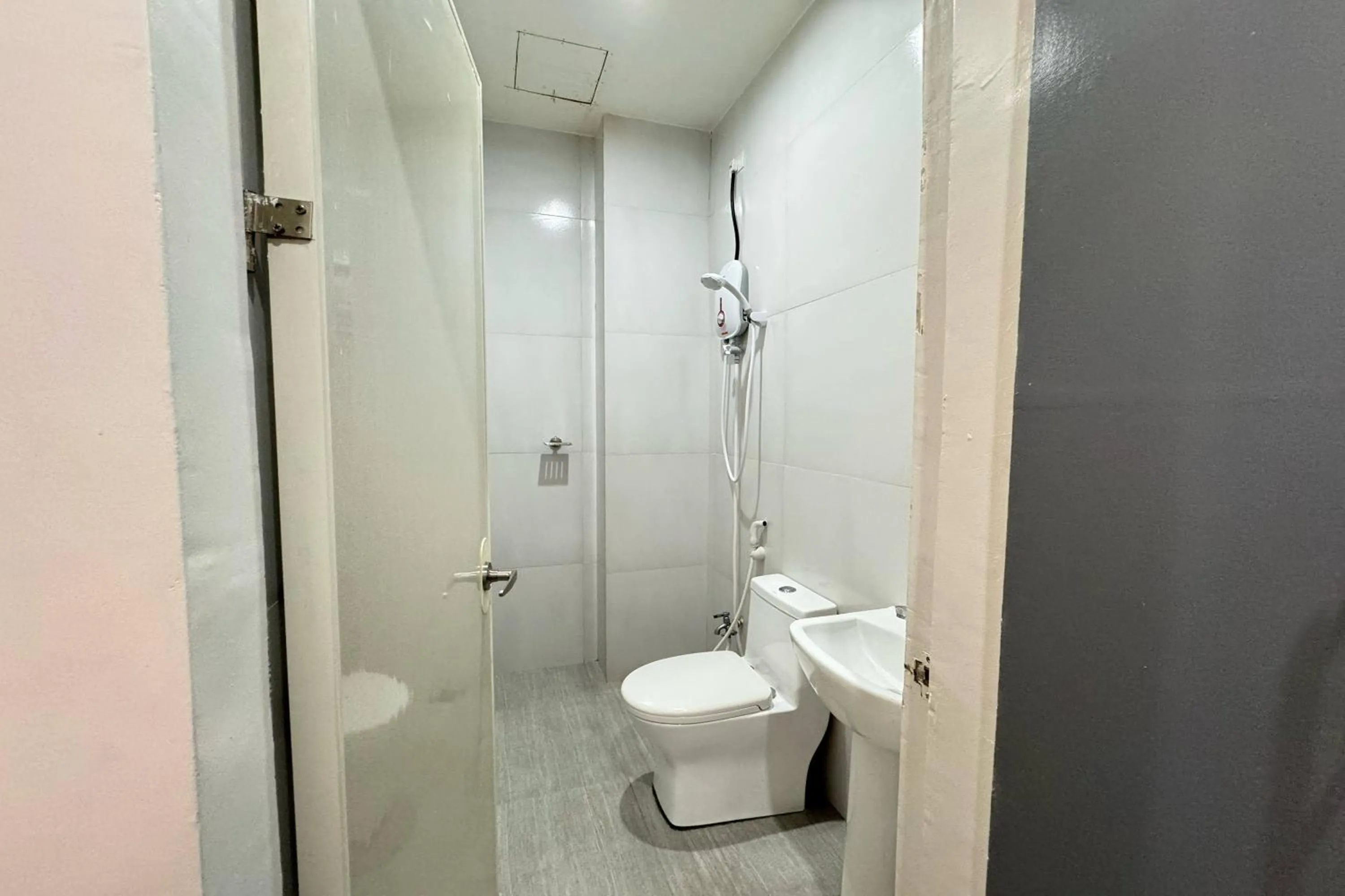 Bathroom in Hotel Ramon Bukidnon